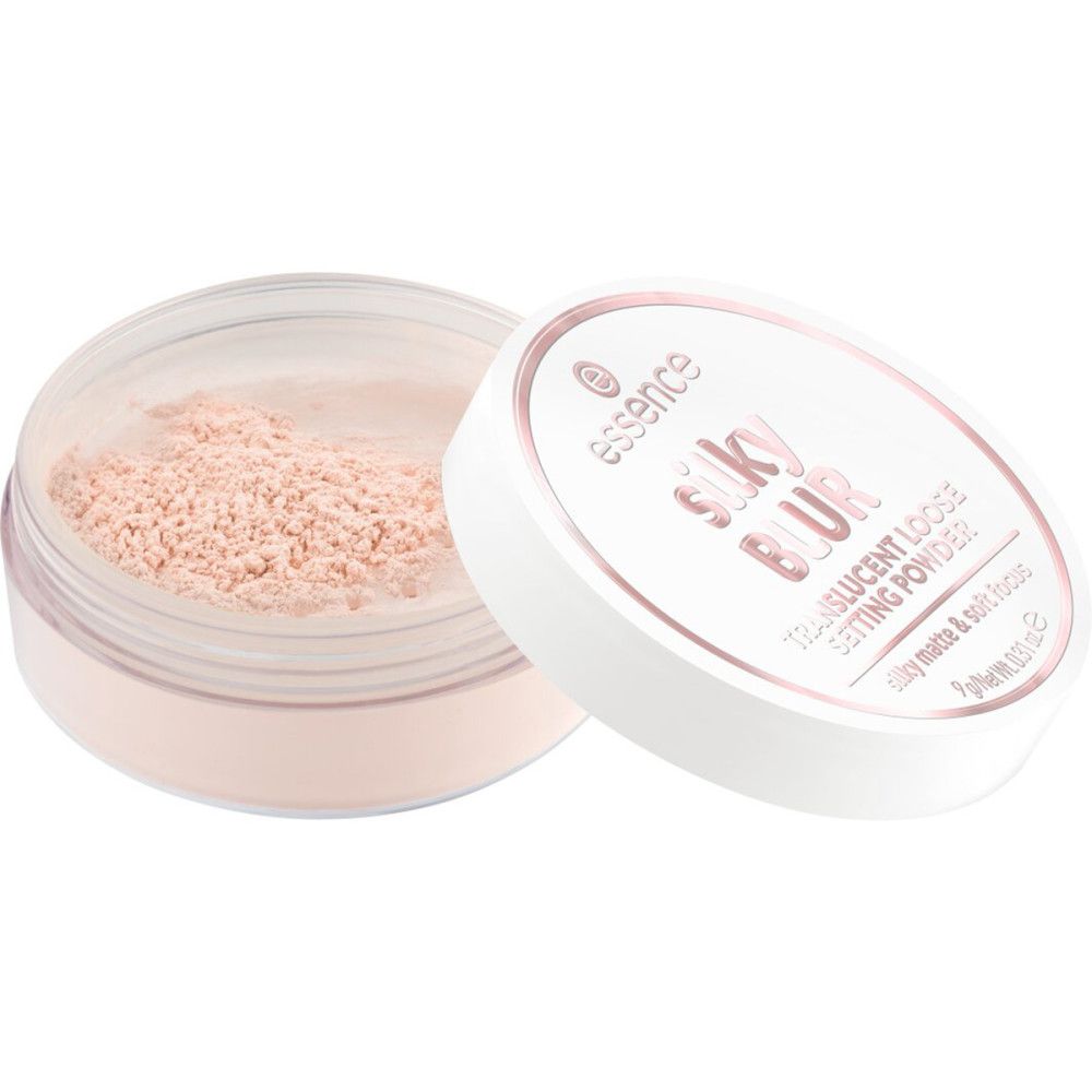 Geöffneter, weiß-rosa Behälter mit losem Puder. Auf dem Deckel: Schriftzug "essence silky BLUR". Darunter: "Translucent loose setting powder".