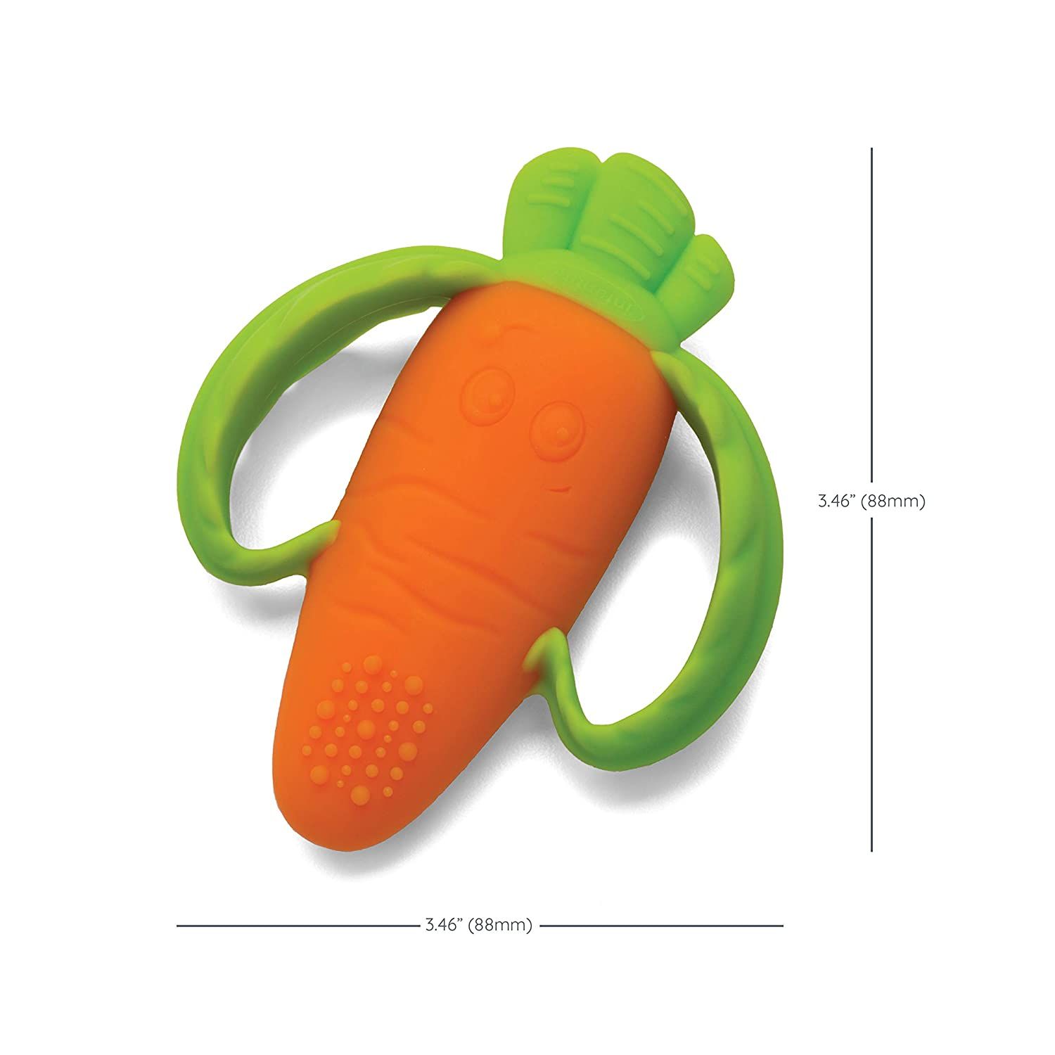 Karottenförmiger Beißring mit grünen Griffen. Orangefarbener Körper mit erhabenen Punkten und Gesichtszügen. Maße: 88mm.