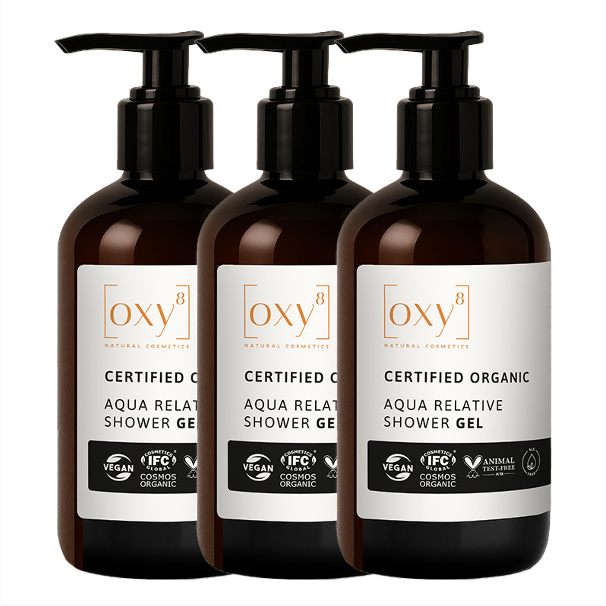 Drei Flaschen Duschgel mit Pumpverschluss. Aufschrift: oxy8, AQUA RELATIVE SHOWER GEL, Zertifiziert Organic.
