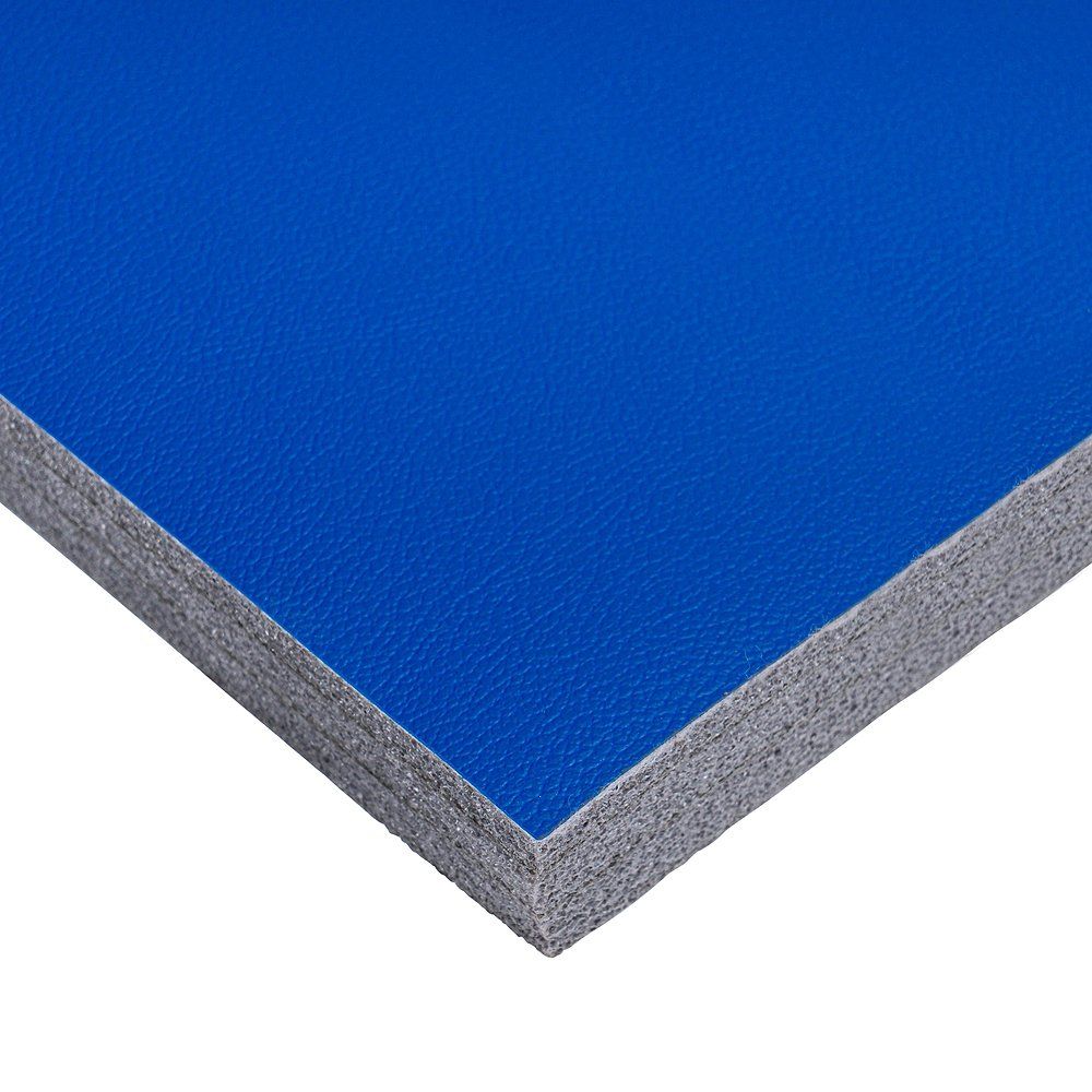Blaues Sport-Thieme Rolly-Mattenmaterial mit grauem Rand. Eckansicht, Detailaufnahme.