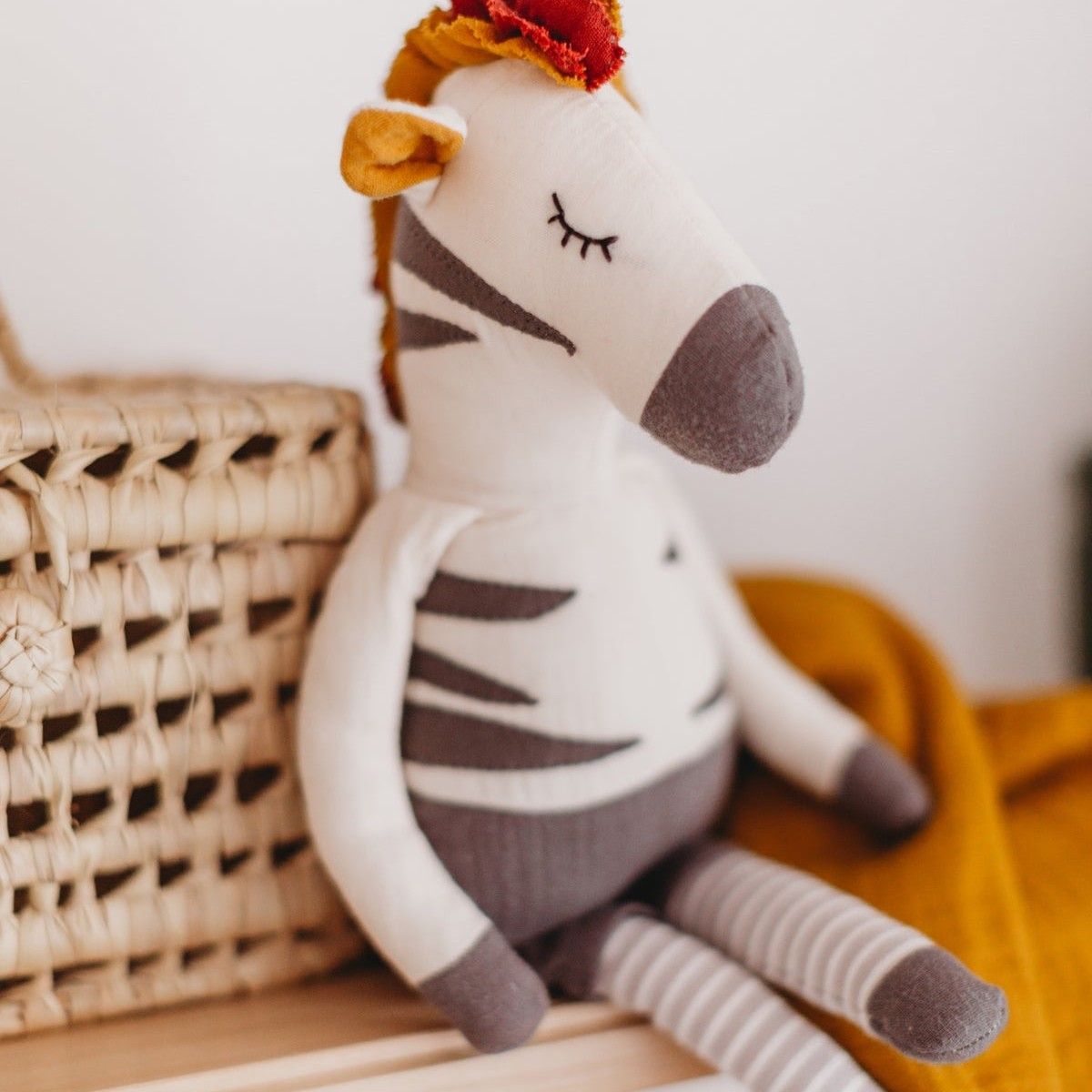 kikadu Puppe Zebra