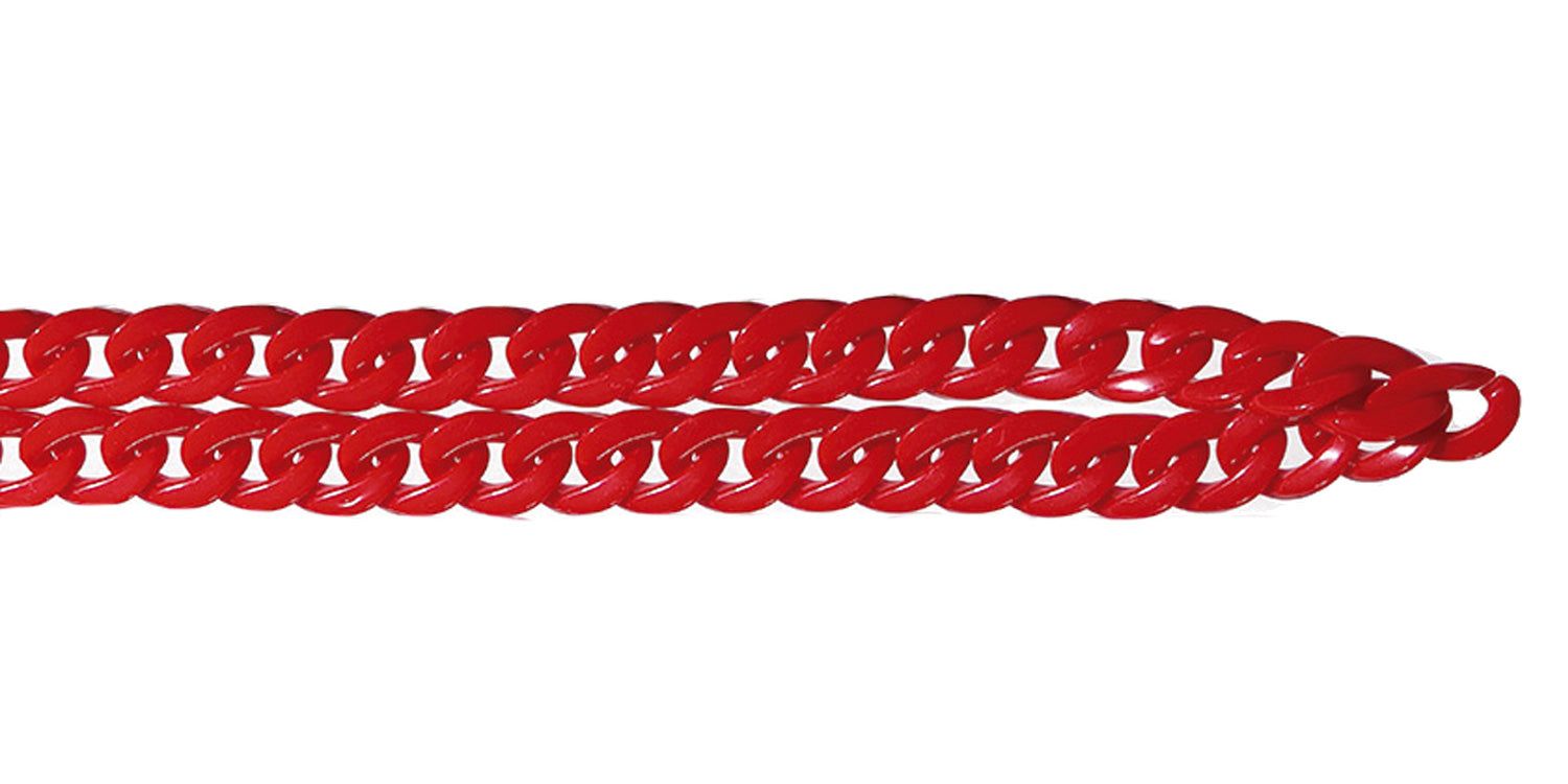 Rote Brillenkette. Kettenglieder aus Kunststoff. Metall-Enden zur Befestigung an Brillenbügeln. Horizontale Ansicht auf weißem Hintergrund.
