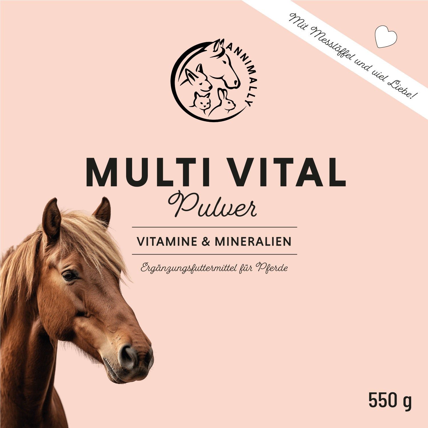 Produktverpackung mit Logo und Produktnamen. Enthält Pulver. Aufschrift: Multi Vital Pulver, Vitamine & Mineralien. Ergänzungsfuttermittel für Pferde. 550 g.
