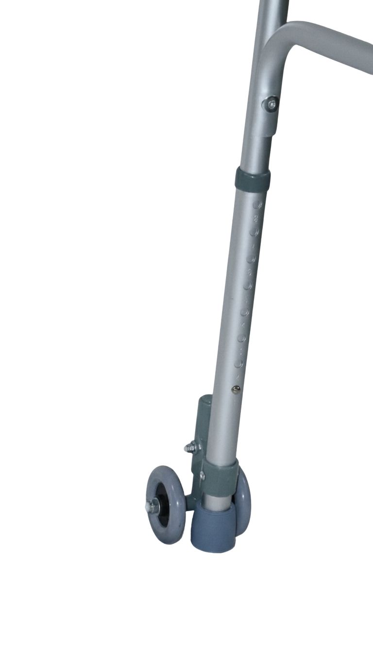 Detailansicht eines Rollator-Beins mit Rad. Graues Rad und verstellbares Bein.