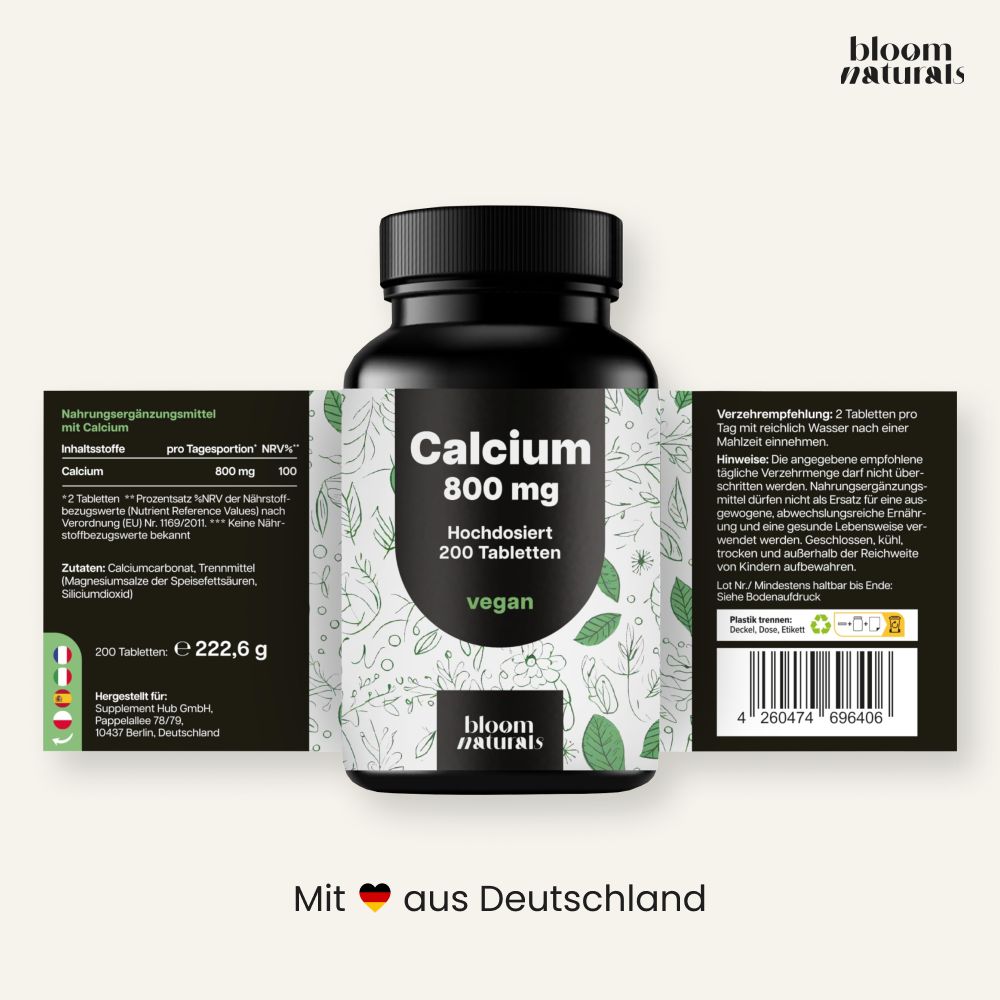 Bloom Naturals Calcium 800 mg Dose mit Beipackzetteln. Hergestellt in Deutschland.