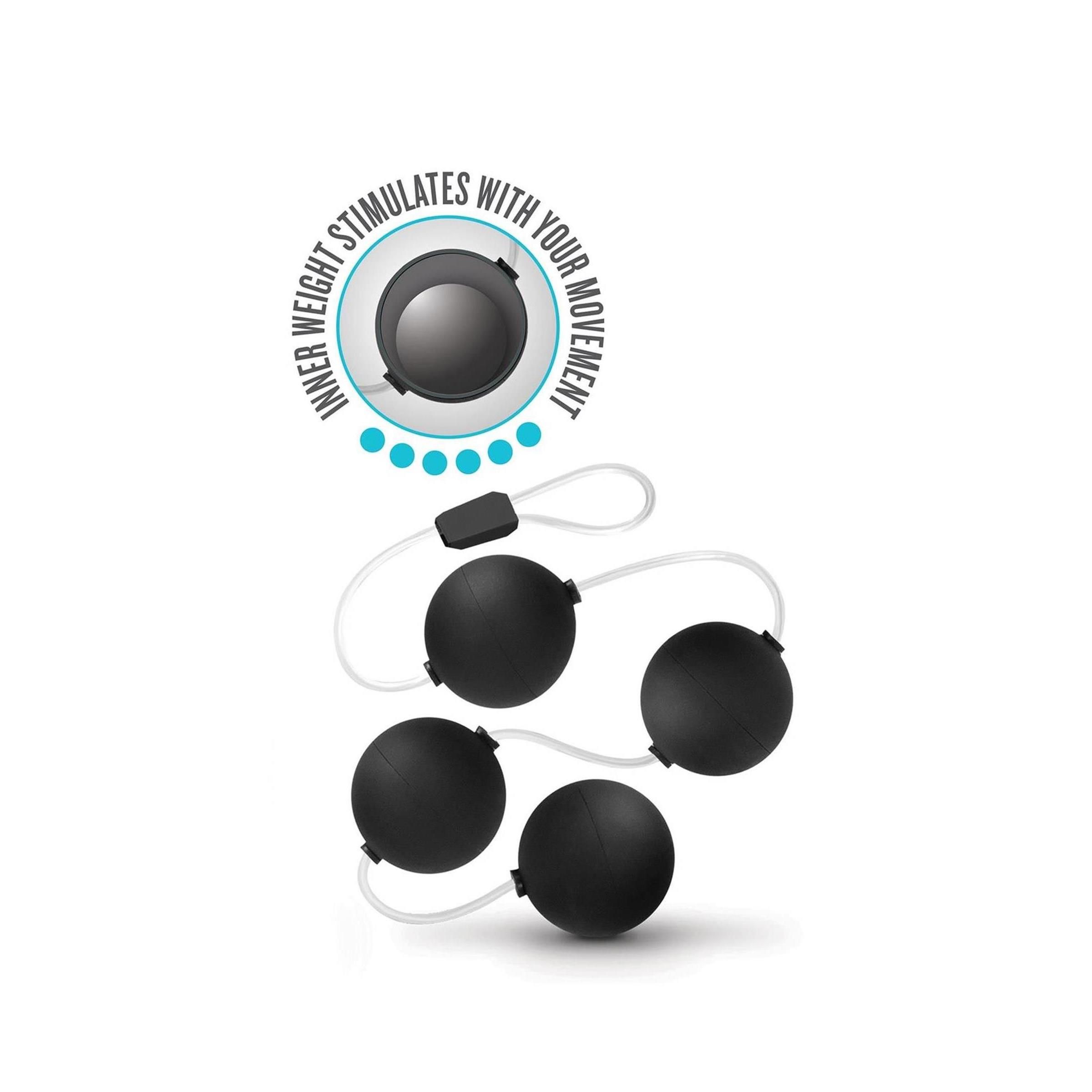Vier schwarze Kugeln, verbunden durch eine weiße Schnur. Text: "INNER WEIGHT STIMULATES WITH YOUR MOVEMENT".