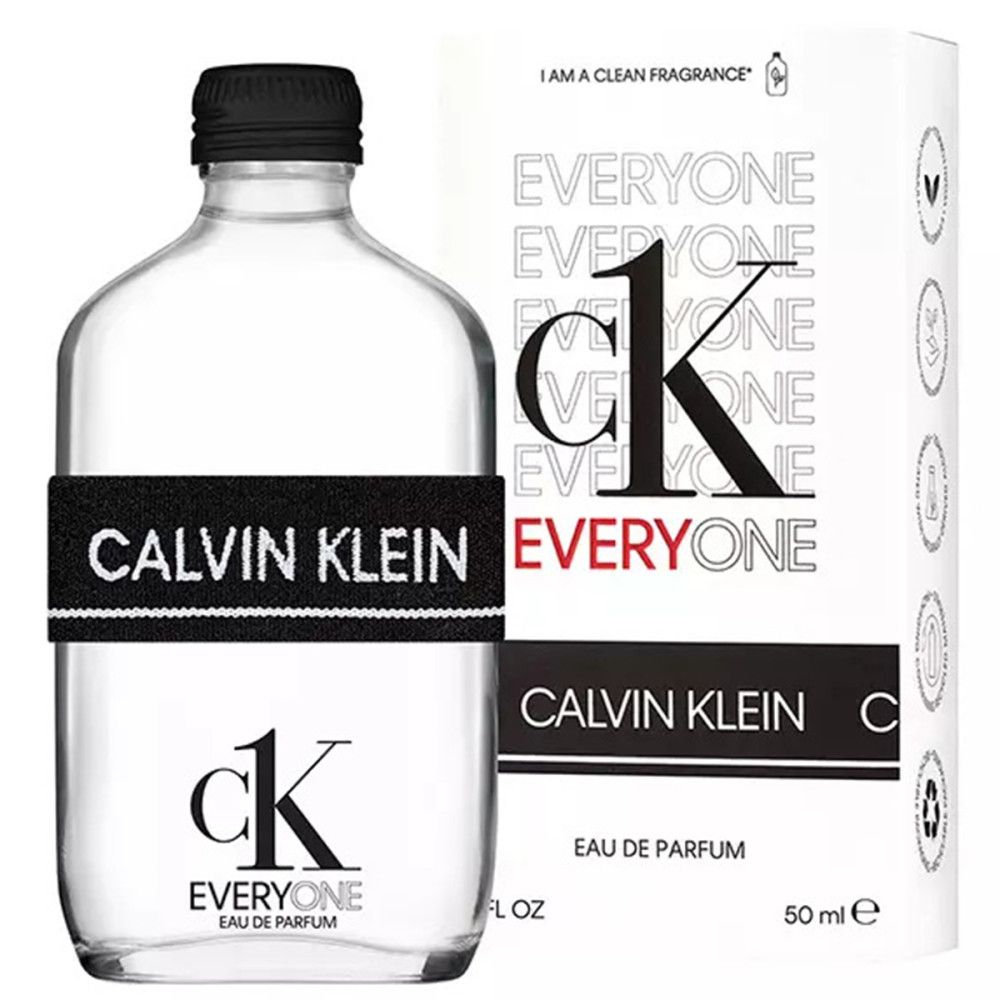 Glasflakon mit schwarzem Verschluss und schwarzem Band mit Calvin Klein-Schriftzug. Daneben Verpackung mit Logo und Text.