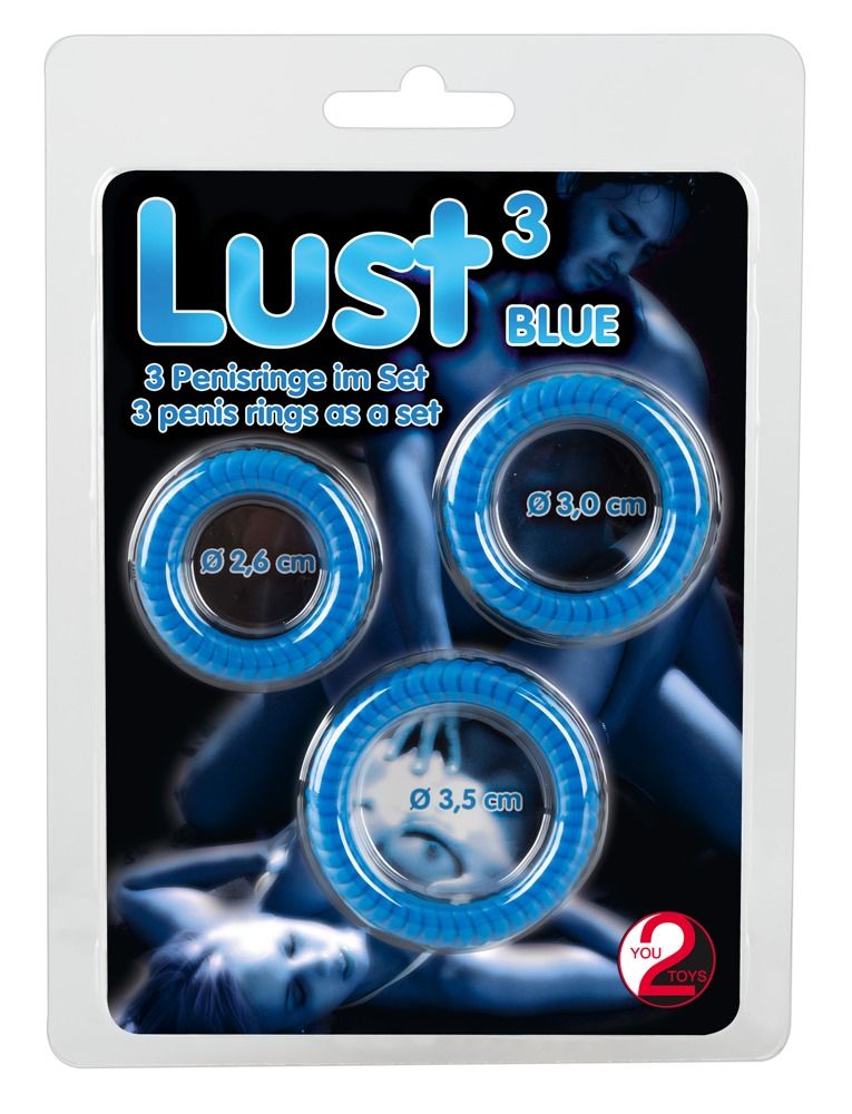 Verpackung mit drei blauen Penisringen. Produktname: Lust³ Blue. Durchmesserangaben.