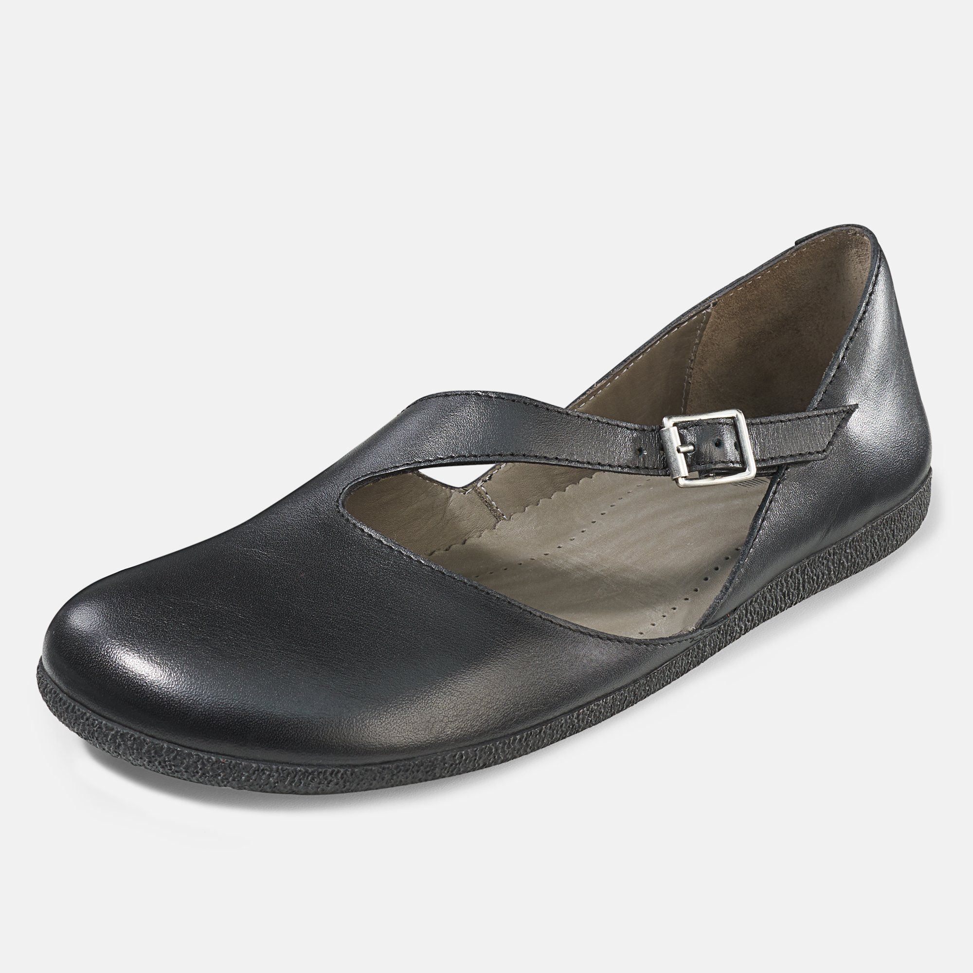 Schwarze Ballerina mit Riemen und Schnalle. Flache Sohle, Lederoptik. Schuh von der Seite.