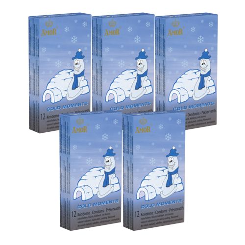 Fünf Schachteln Kondome. Blaue Verpackung mit Schneemann-Illustration und Schriftzug "COLD MOMENTS". Enthält 12 Kondome.