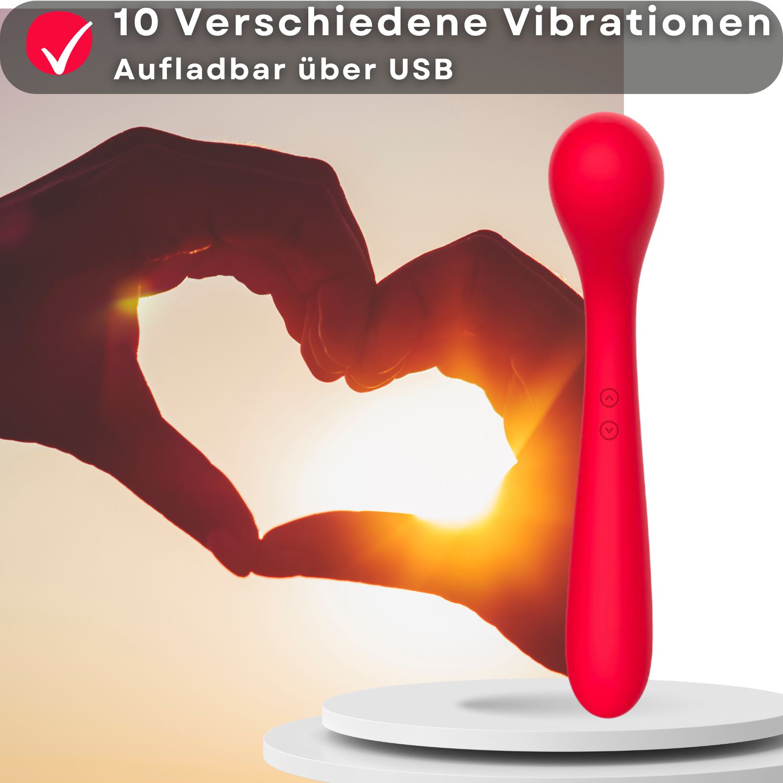 Roter Vibrator neben Händen. Text: 10 Vibrationen, USB aufladbar. Hände formen Herz.