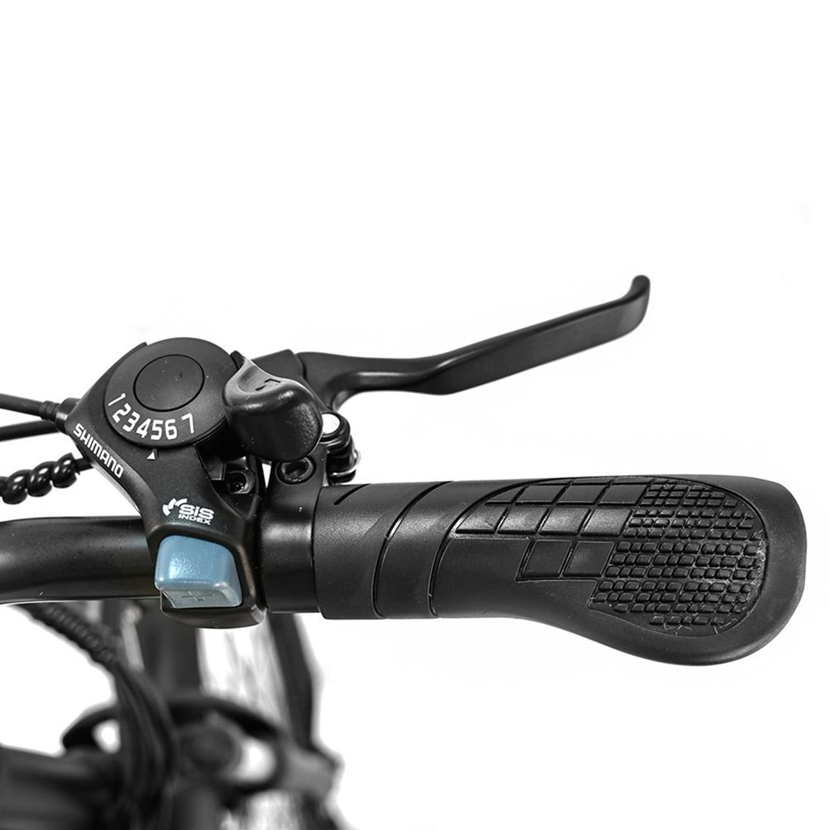 Nahaufnahme des Lenkers eines Elektrofahrrads. Schalthebel mit Zahlen und Bremshebel.