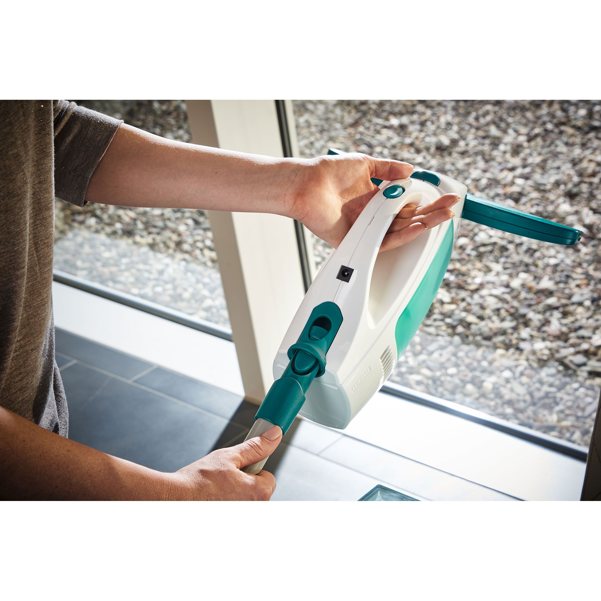 Leifheit Fenstersauger Dry&Clean 4-tlg., Fensterreiniger, Akku Fensterputzer, mit Absaugdüse