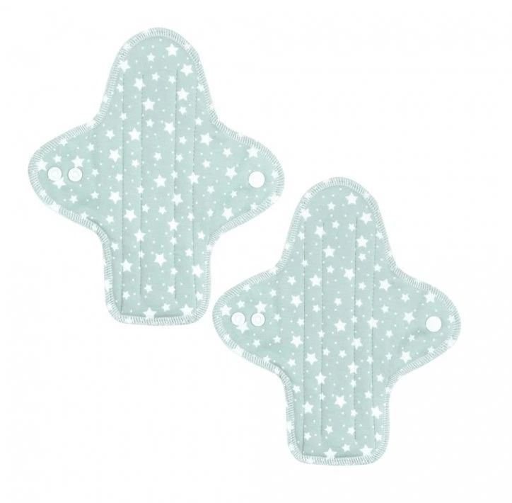 Zwei Stoffbinden mit Sternenmuster. Hellgrüner Stoff mit weißen Sternen. Druckknöpfe an den Flügeln.