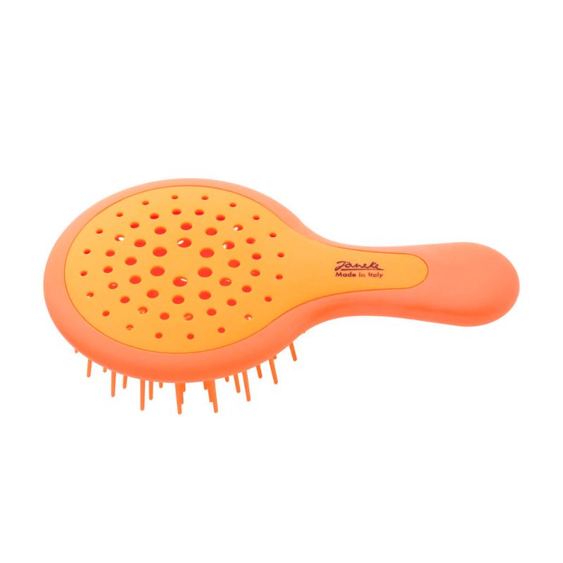 Orangefarbene Haarbürste mit Griff. Der Bürstenkopf hat Löcher und Borsten. Auf dem Griff steht "Janeke Made in Italy".