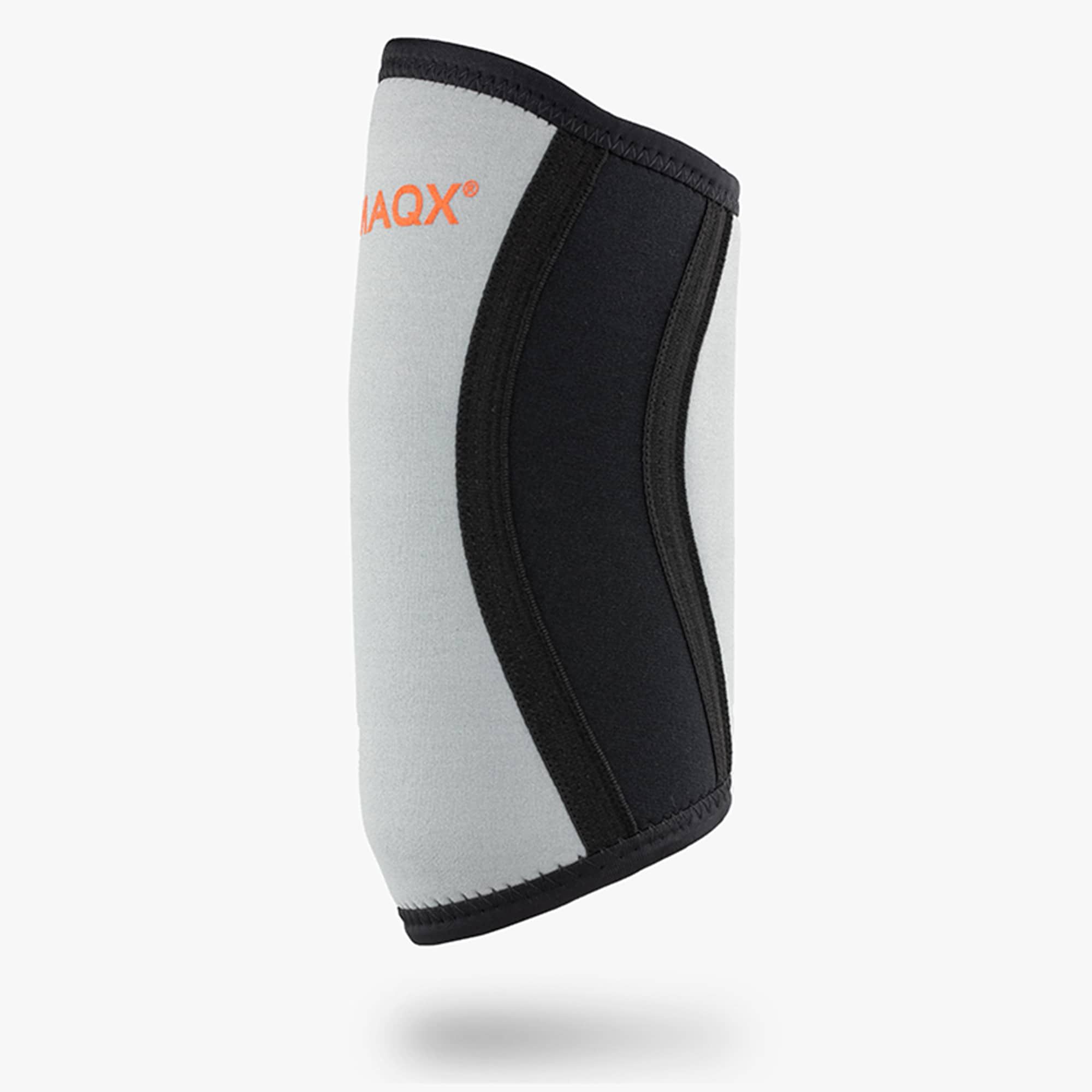 Kniebandage, grau-schwarz. Orangefarbener Schriftzug CLIMAQX. Neopren-Material. Seitenansicht.