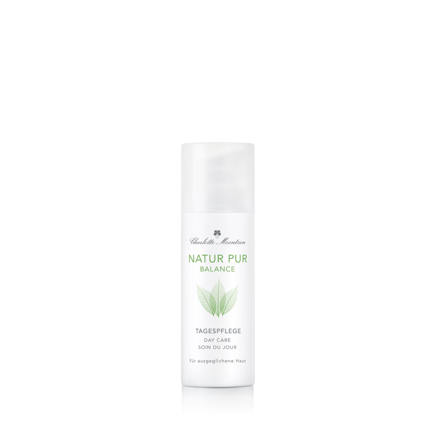 Charlotte Meentzen Natur Pur Balance Tagespflege. Weiße Flasche. Text: Tagespflege, Day Care, Soin du Jour. Für ausgeglichene Haut.