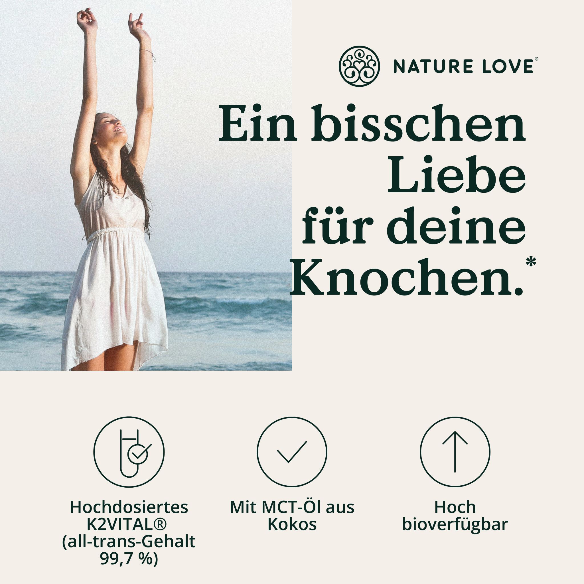Frau am Strand. Text: Hochdosiertes K2VITAL, Mit MCT-Öl aus Kokos, Hoch bioverfügbar.