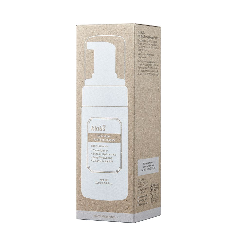 Klairs Rich Moist Foaming Cleanser in Pappverpackung, Vorderansicht.