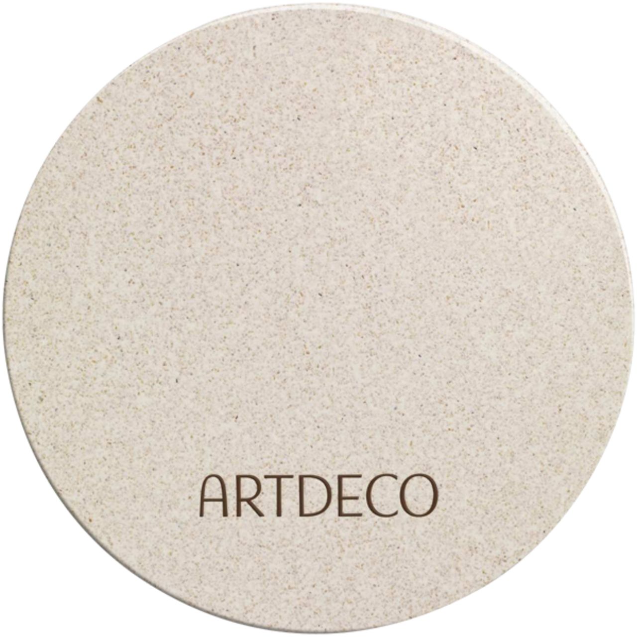 Runder, beiger Artdeco Natural Trio Blush Compact. Marke unten.