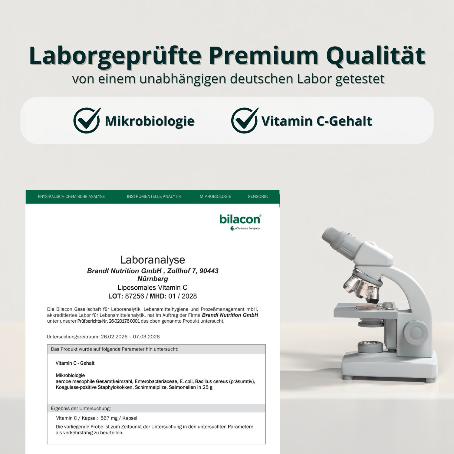 Laboranalyse mit Mikroskop. Text: „Vitamin C-Gehalt“ und „Mikrobiologie“. Bilacon-Logo.