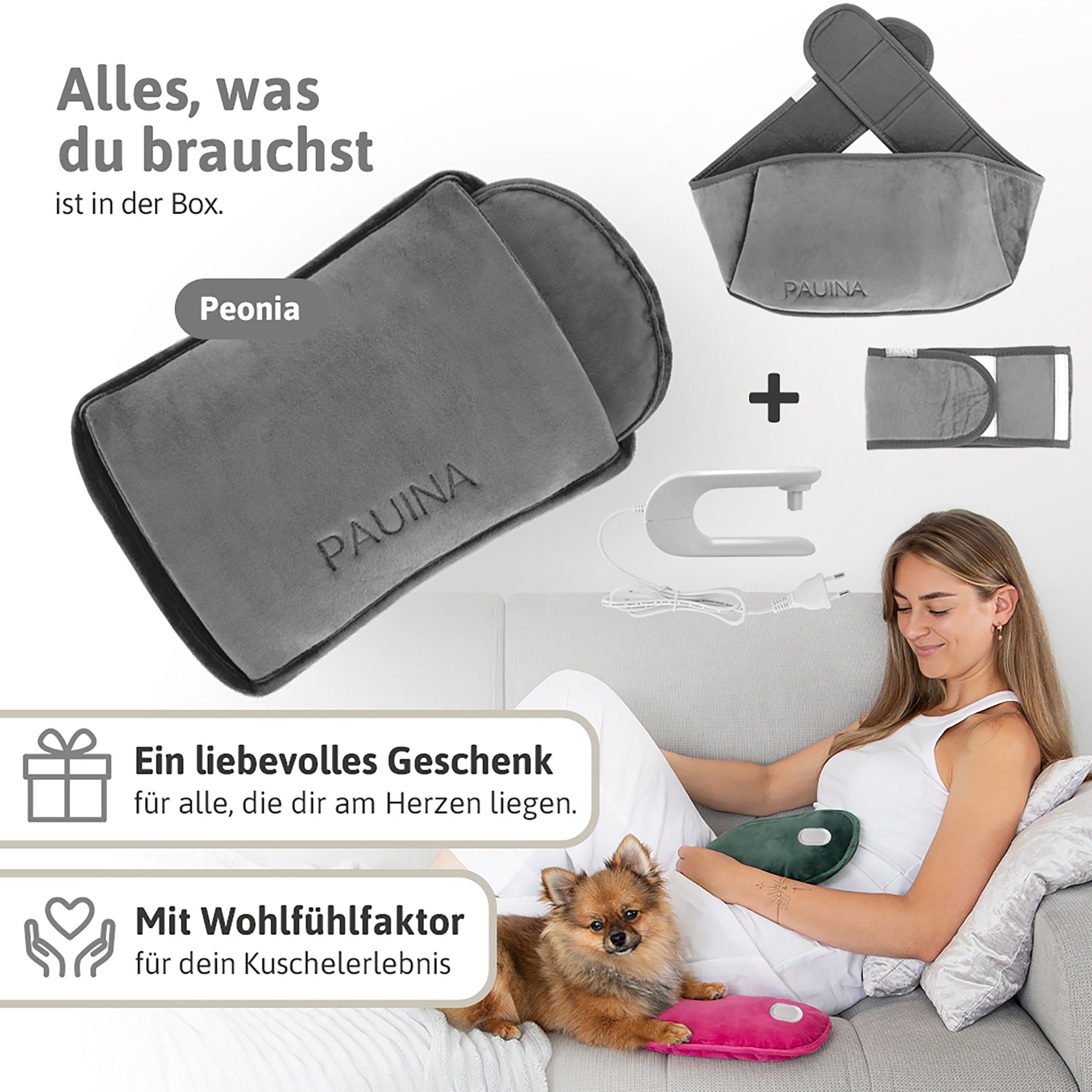 Frau sitzt auf einem Sofa mit einer grauen Wärmflasche. Enthält eine Wärmflasche, einen Heizgürtel und ein Heizkabel.