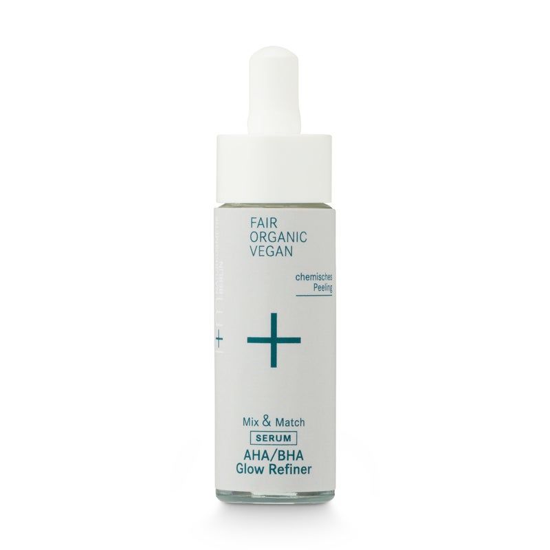 Klarflasche mit weißem Deckel und Pipette. Aufschrift: FAIR ORGANIC VEGAN, Mix & Match SERUM, AHA/BHA Glow Refiner. Grünes Pluszeichen.