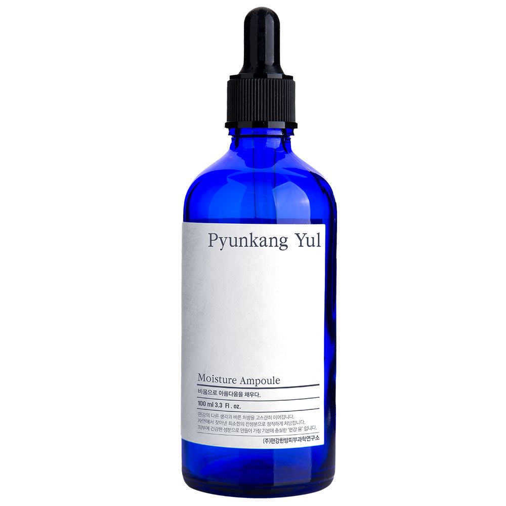Pyunkang Yul Moisture Ampoule in einer blauen Glasflasche mit Pipettenverschluss.