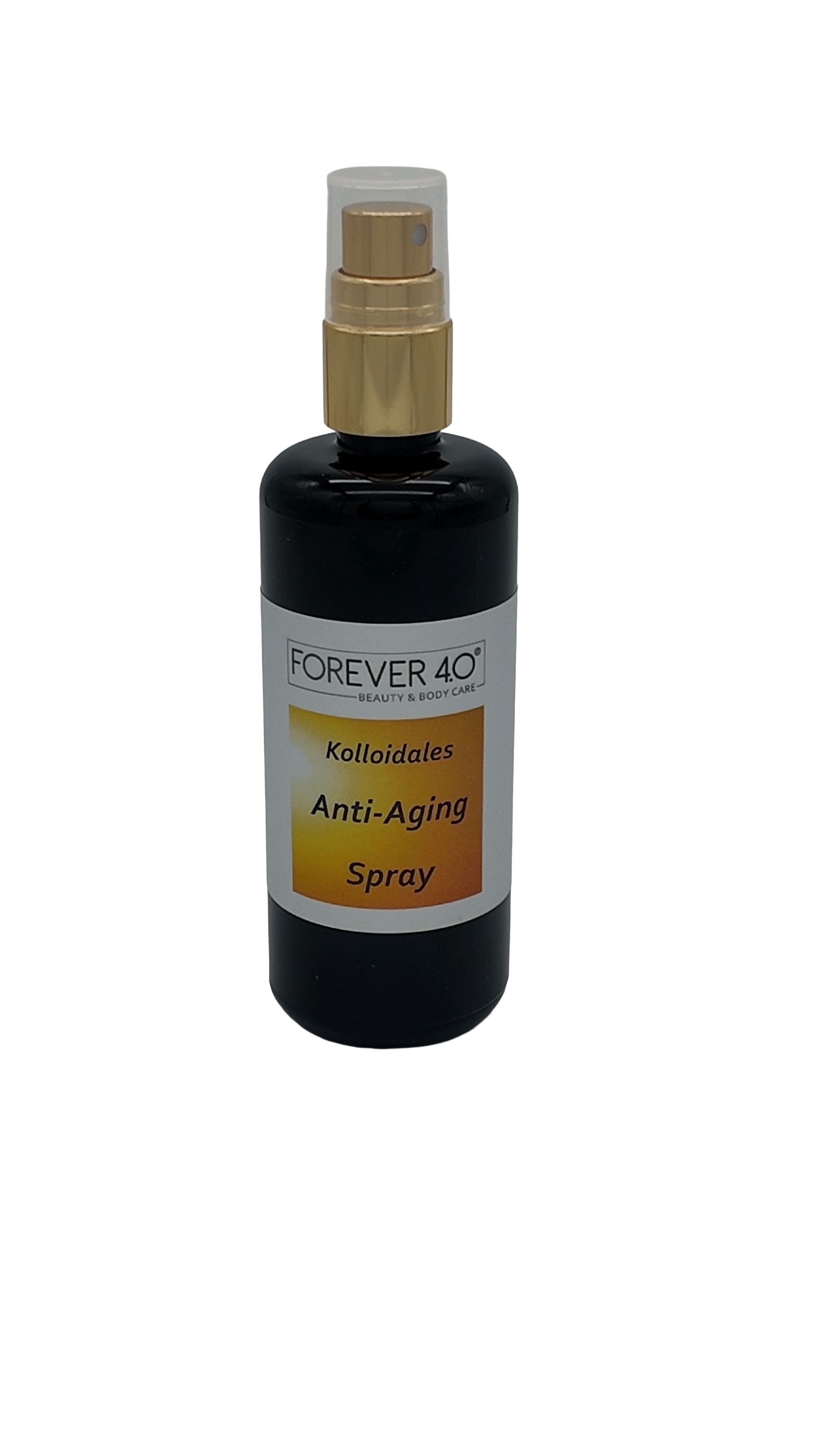 Schwarze Sprühflasche mit goldfarbenem Sprühkopf. Aufschrift: FOREVER 4.0, Kolloidales Anti-Aging Spray. Weißer Hintergrund.