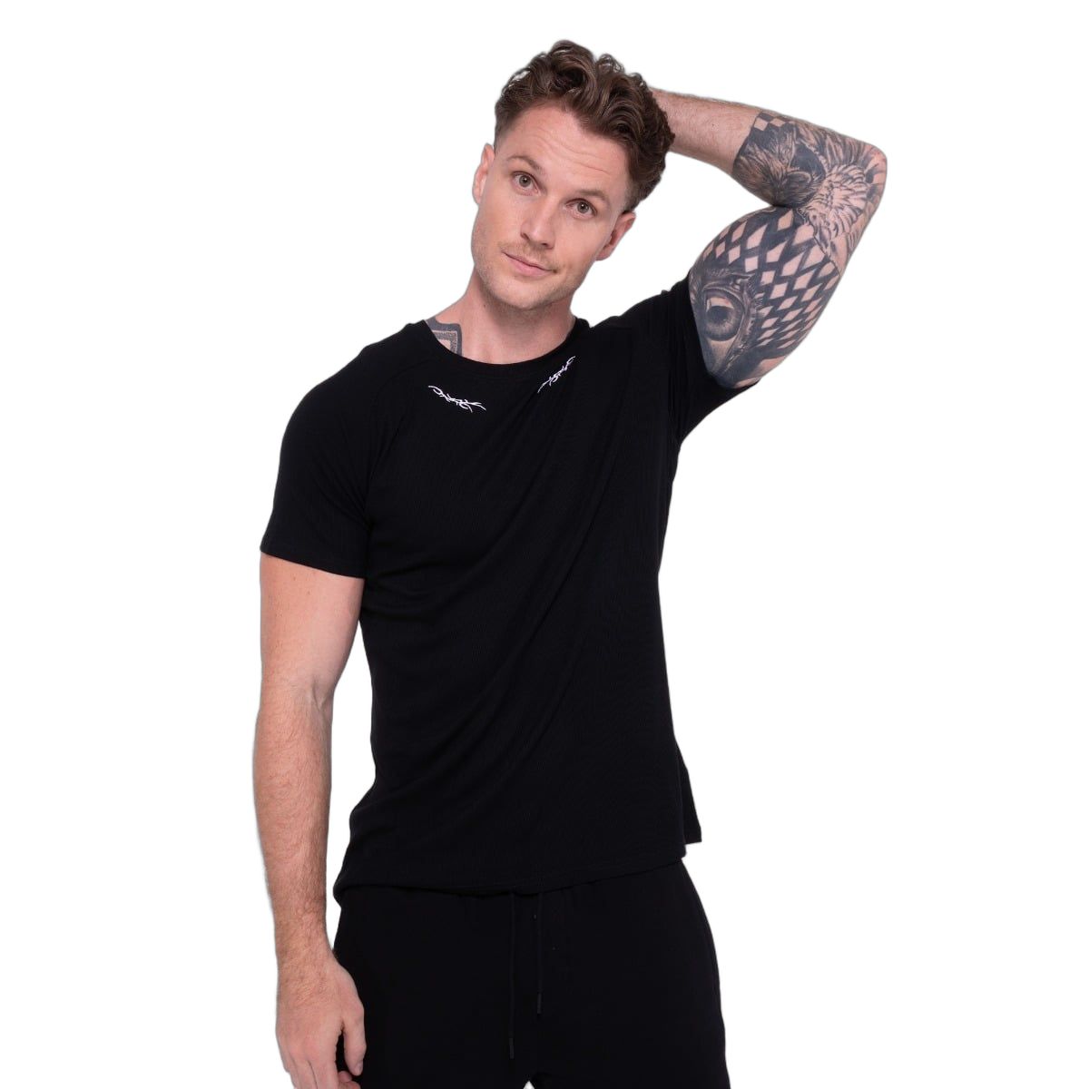 GymBeam T-Shirt Herren slim gerippt mit Tribal-Stickerei in Schwarz 1 St