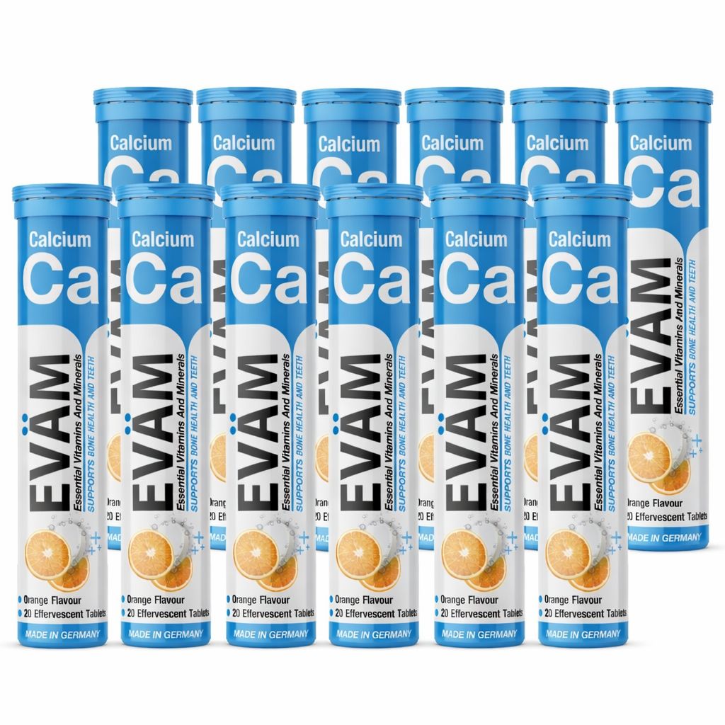 Mehrere Tuben EVÄM Calcium Brausetabletten. Blaue und weiße Verpackung mit Produktnamen und Orangen-Abbildung. Hergestellt in Deutschland.