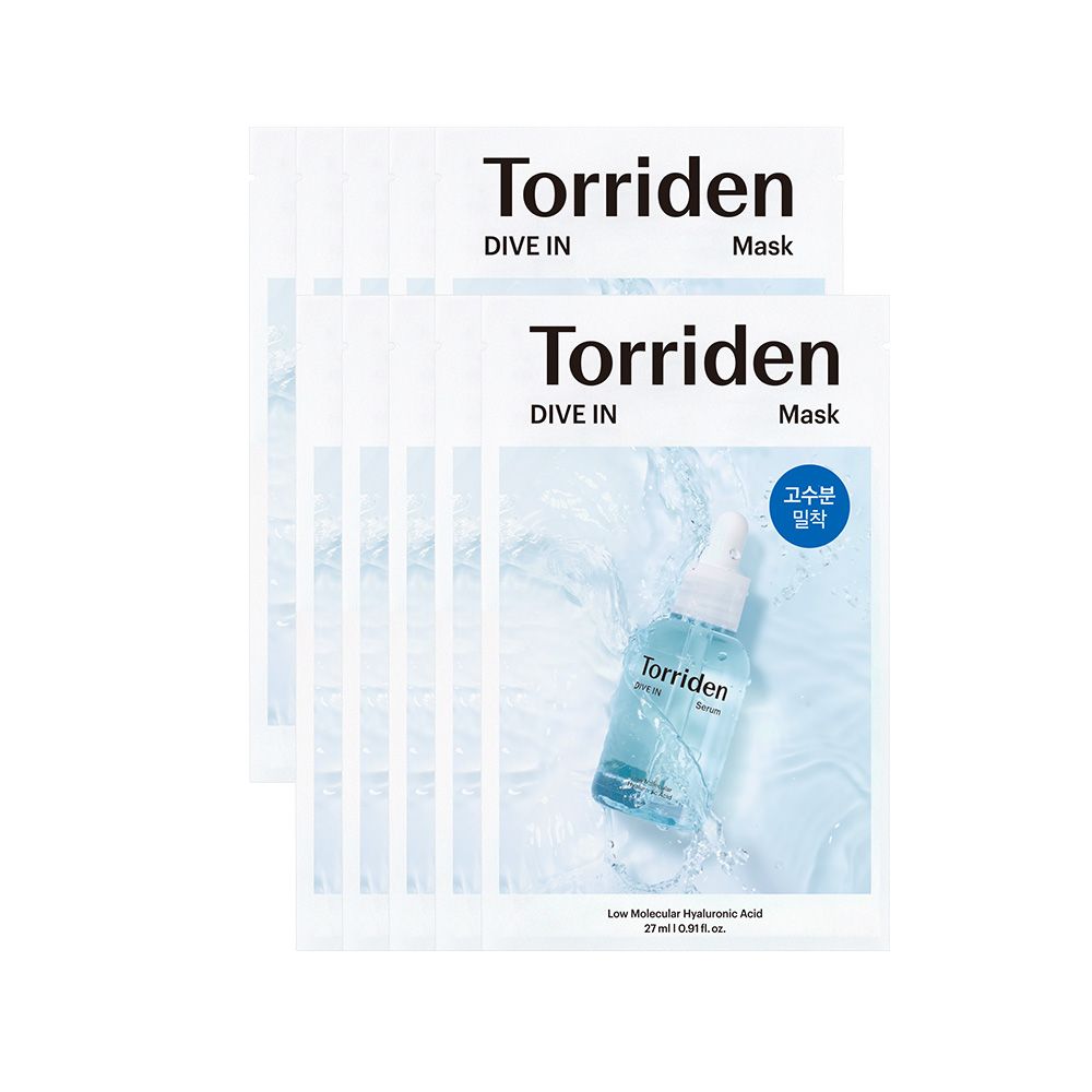 Zwei Torriden DIVE-IN Masken-Packungen, mit Hyaluronsäure-Serum-Flasche und Wasser-Design.