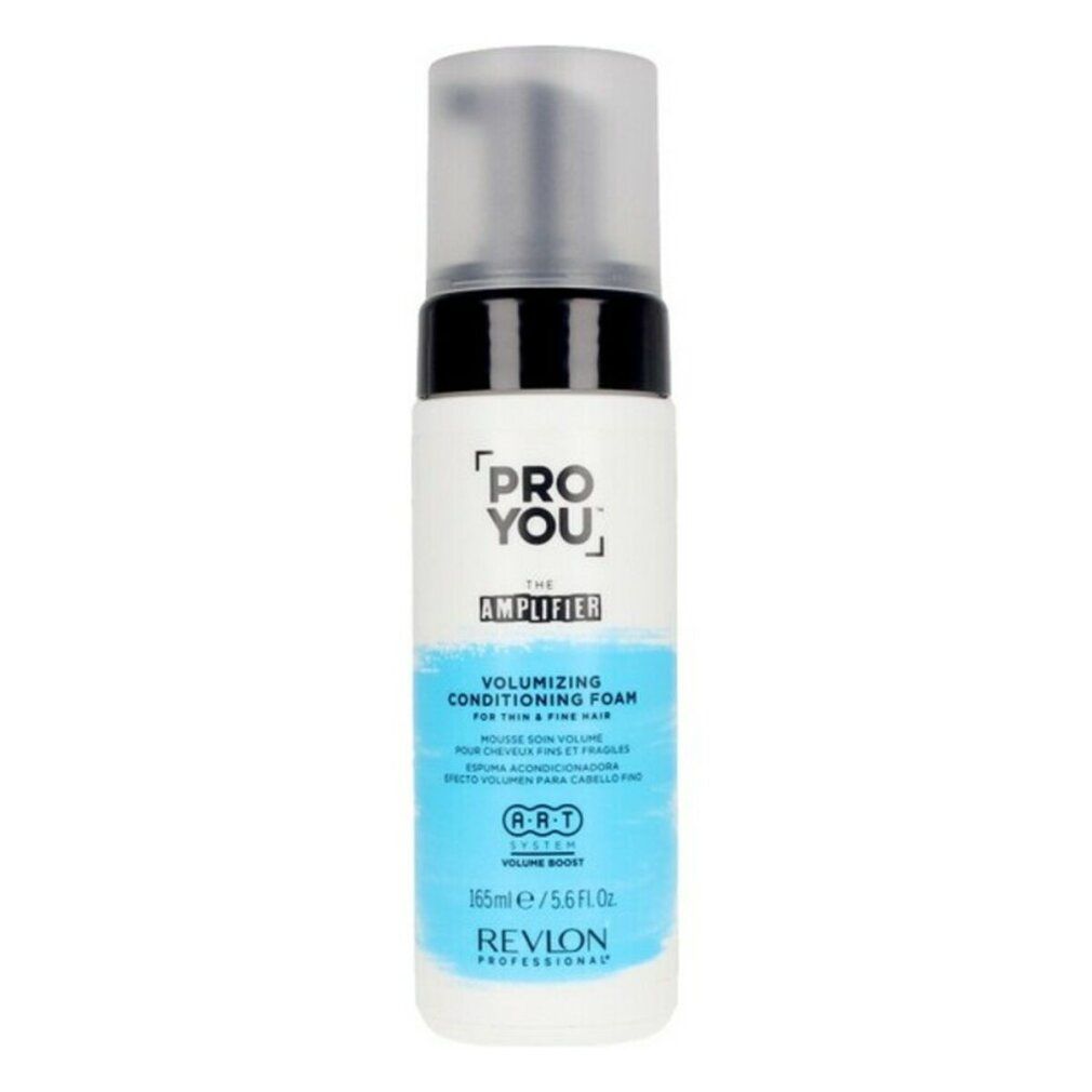 Eine weiße Flasche mit schwarzem und blauem Etikett. Aufschrift: PRO YOU THE AMPLIFIER, Volumizing Conditioning Foam. 165ml.