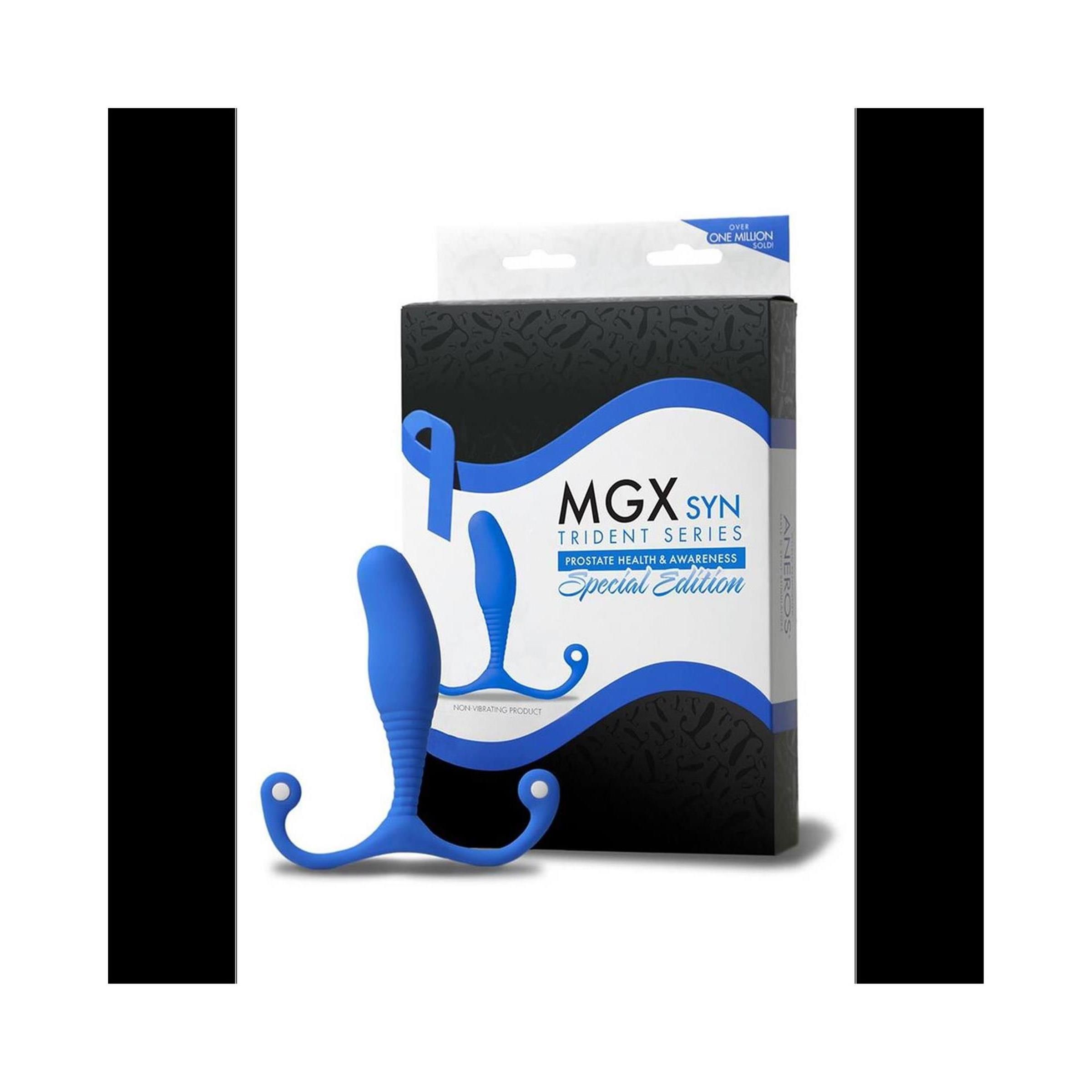 Blaues Wellness-Produkt mit drei Enden, vor Verpackung mit Produktnamen. Aufschrift: MGX SYN TRIDENT SERIES.