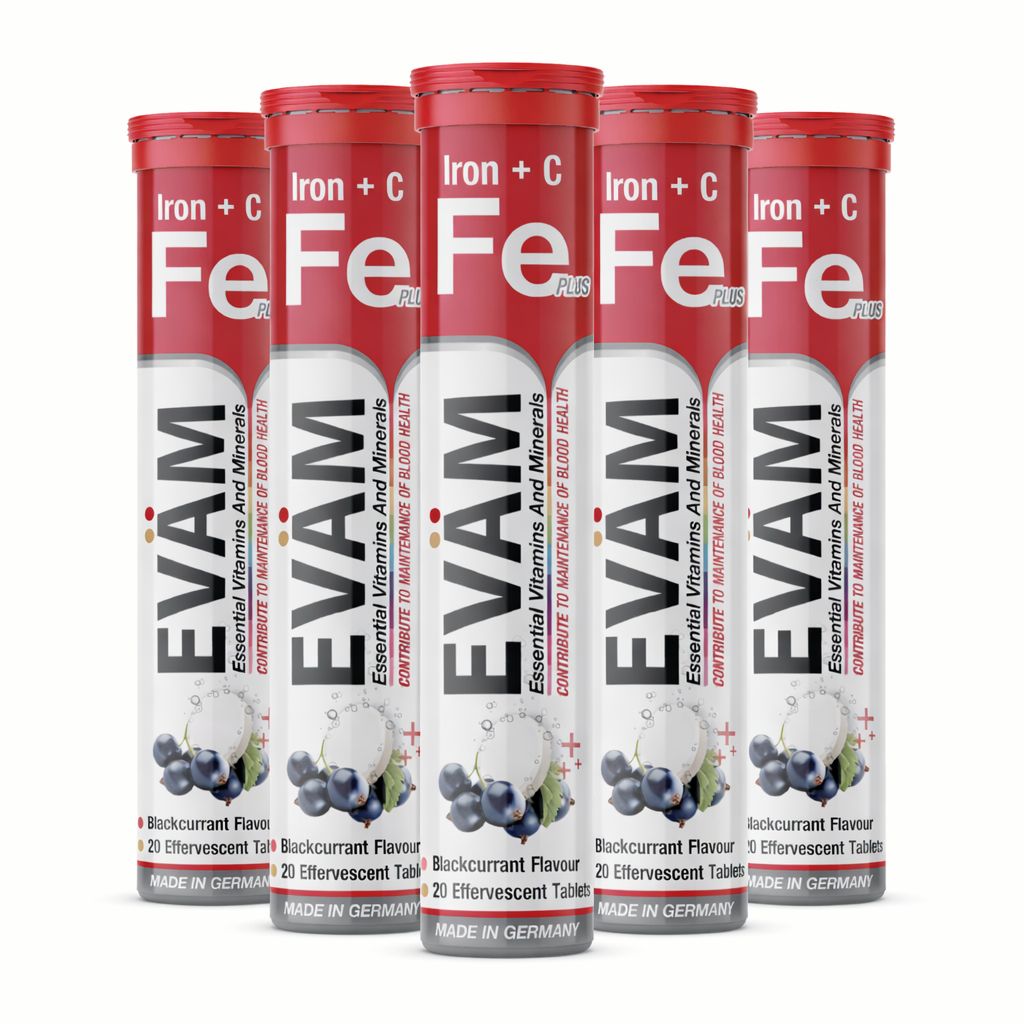 Fünf zylindrische Röhren. Rot-weißes Design mit Produktnamen und Inhaltsangaben. Schwarze Johannisbeeren-Abbildung.