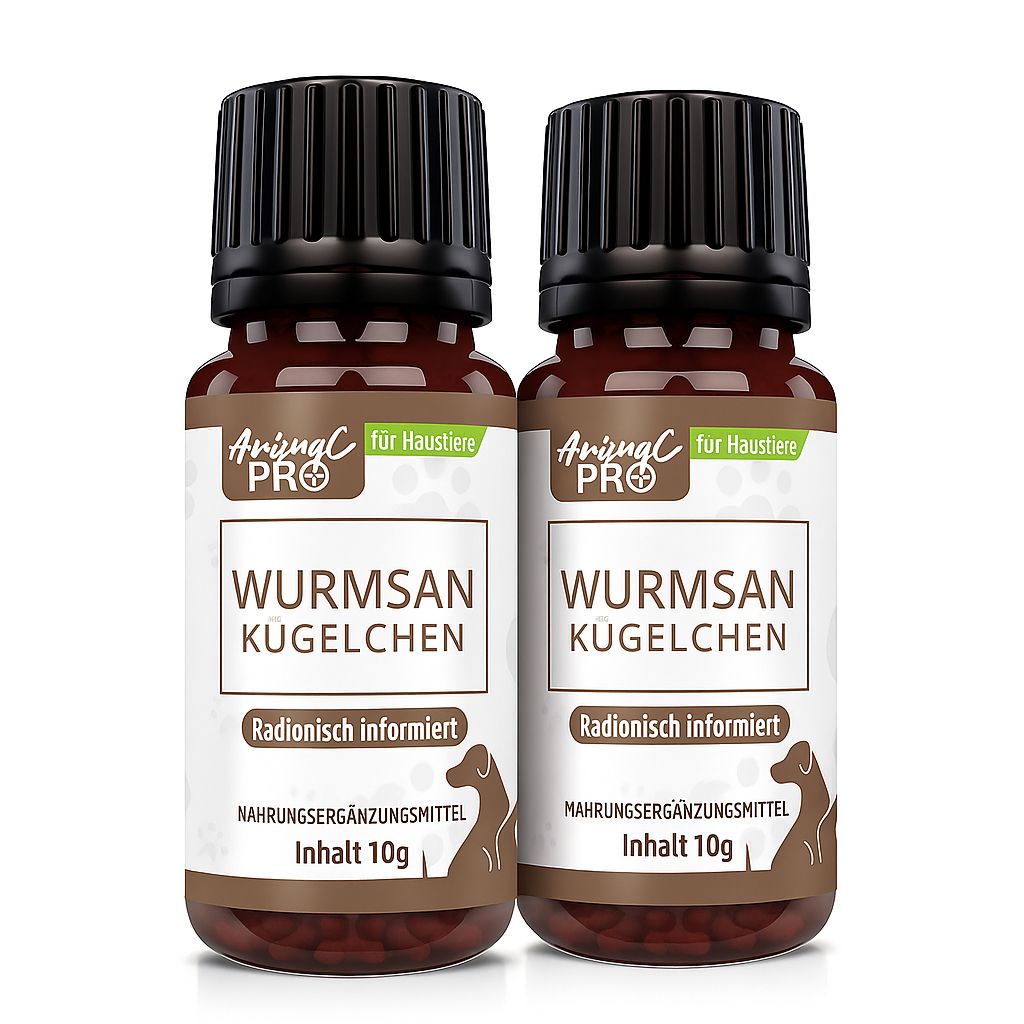 Zwei braune Flaschen mit schwarzen Deckeln. Auf den Etiketten steht "Animal Pro", "Wurmsan Kügelchen" und "Inhalt 10g".