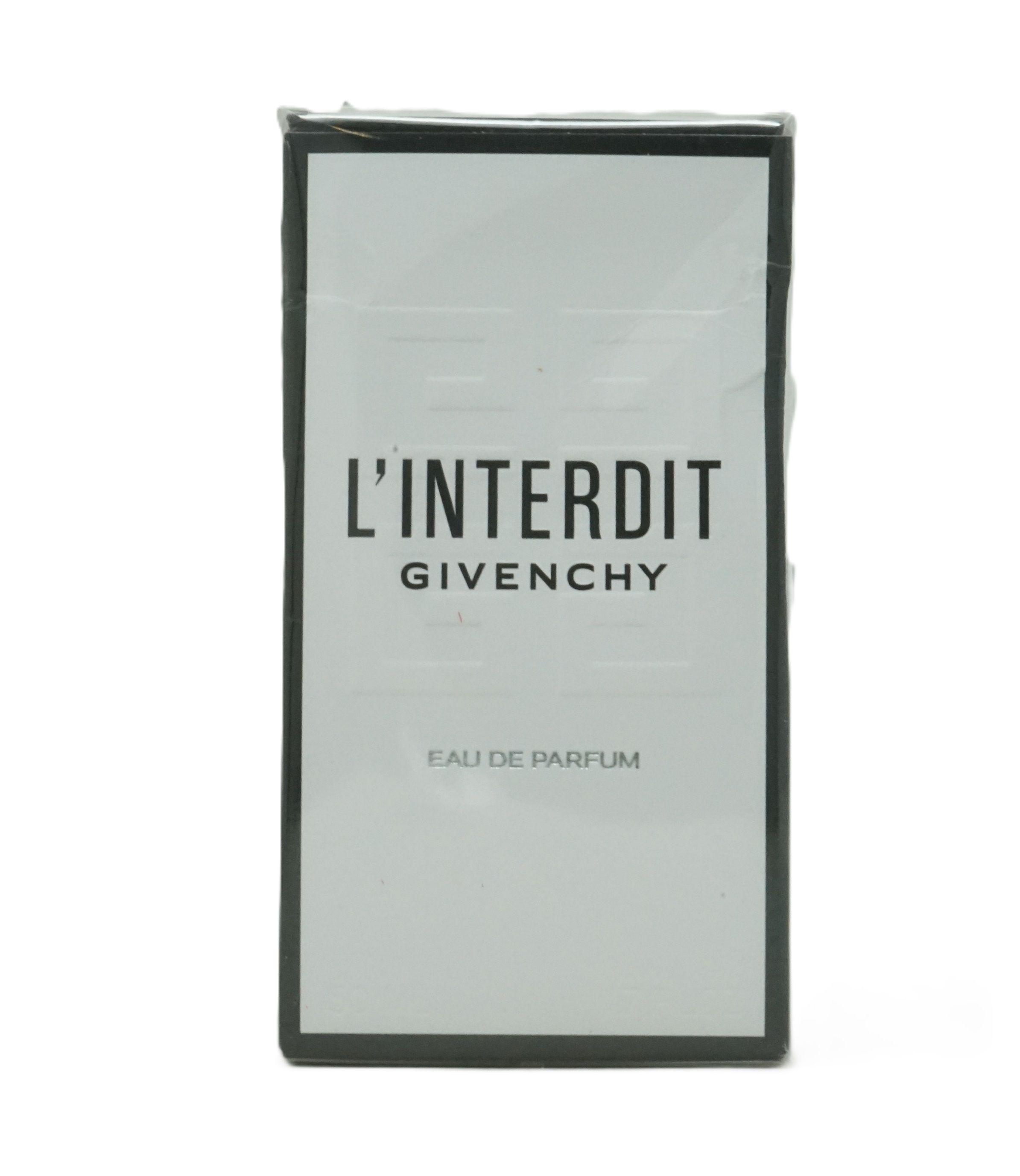 Verpackung von L'Interdit Eau de Parfum. Schwarzer Rahmen, weißer Hintergrund mit Text: L'Interdit, Givenchy, Eau de Parfum.