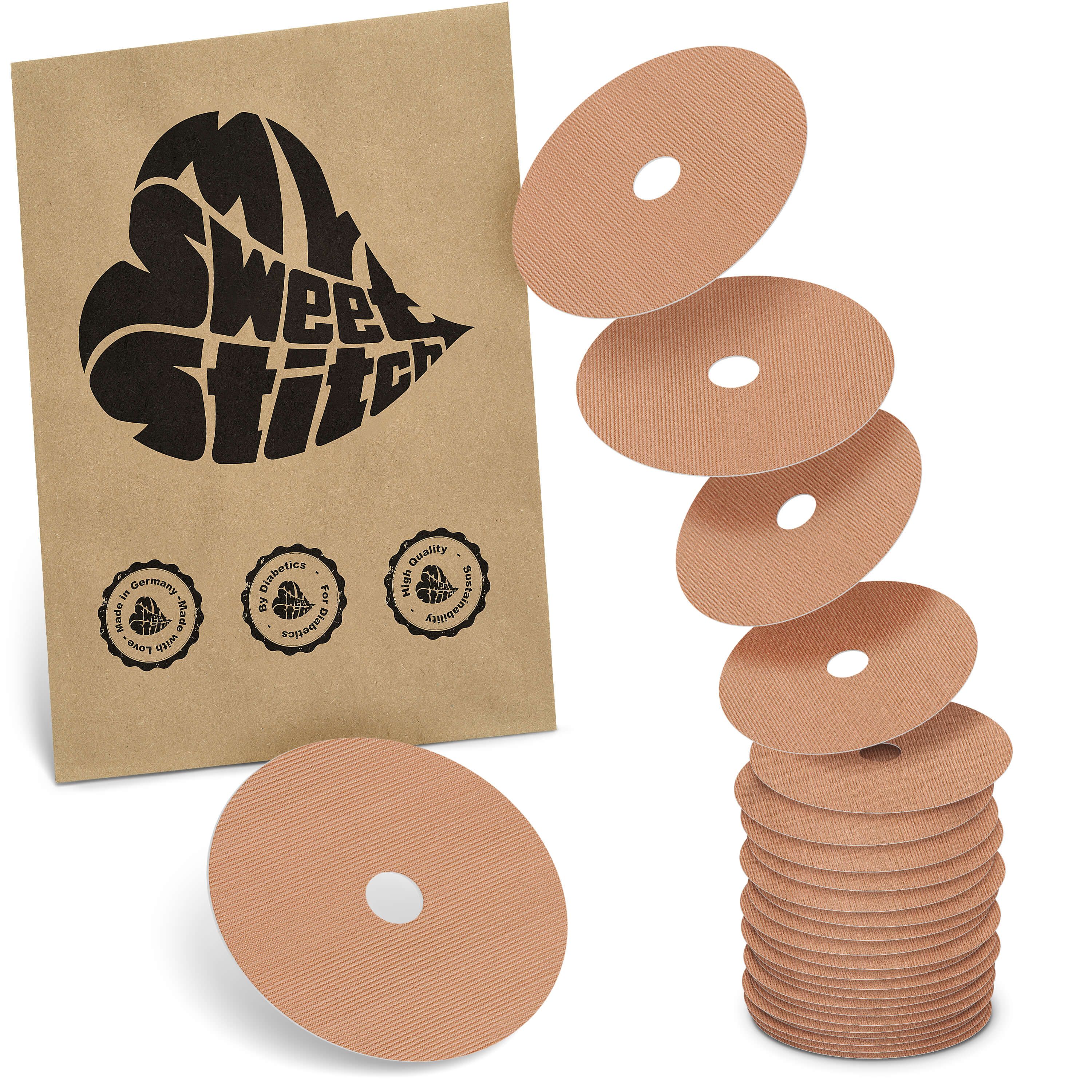 Beige Verpackung mit Logo und runde Patches mit Loch. Patches gestapelt und im Flug.