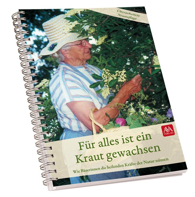 Spiralgebundenes Buch mit dem Titel "Für alles ist ein Kraut gewachsen". Auf dem Cover eine Frau im Garten.