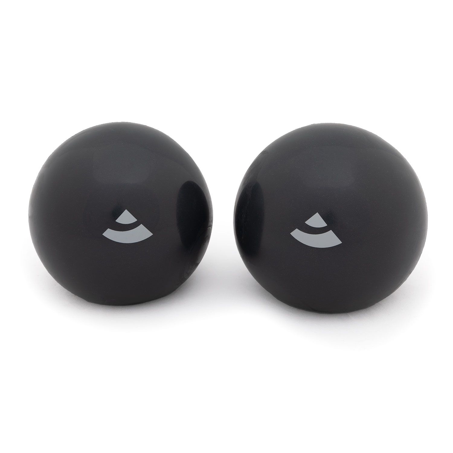 Zwei anthrazitfarbene Pilates-Toning Bälle mit weißem Logo. Auf weißem Hintergrund.