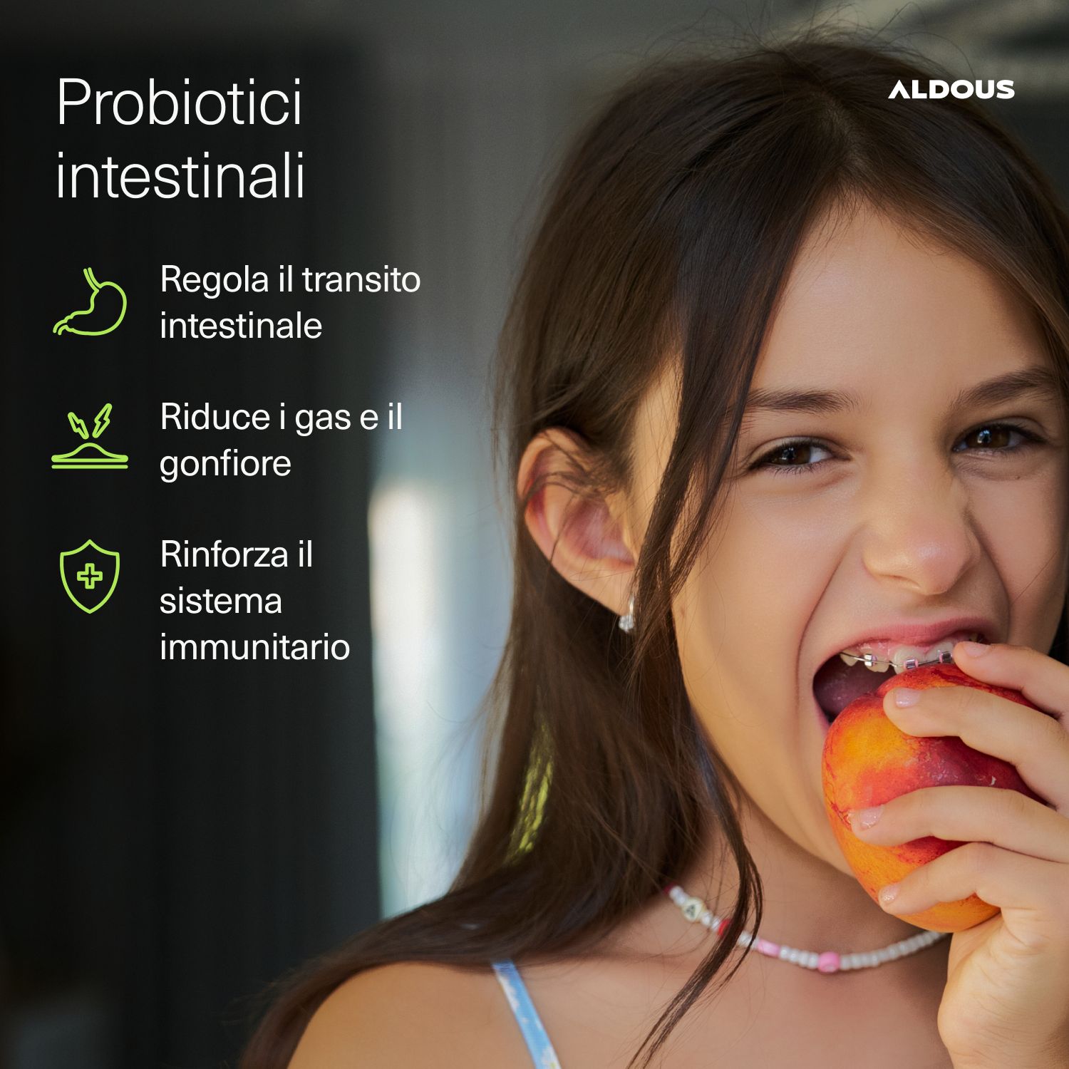 Kind isst einen Pfirsich. Text über Darmgesundheit, Verdauung und Immunsystem.