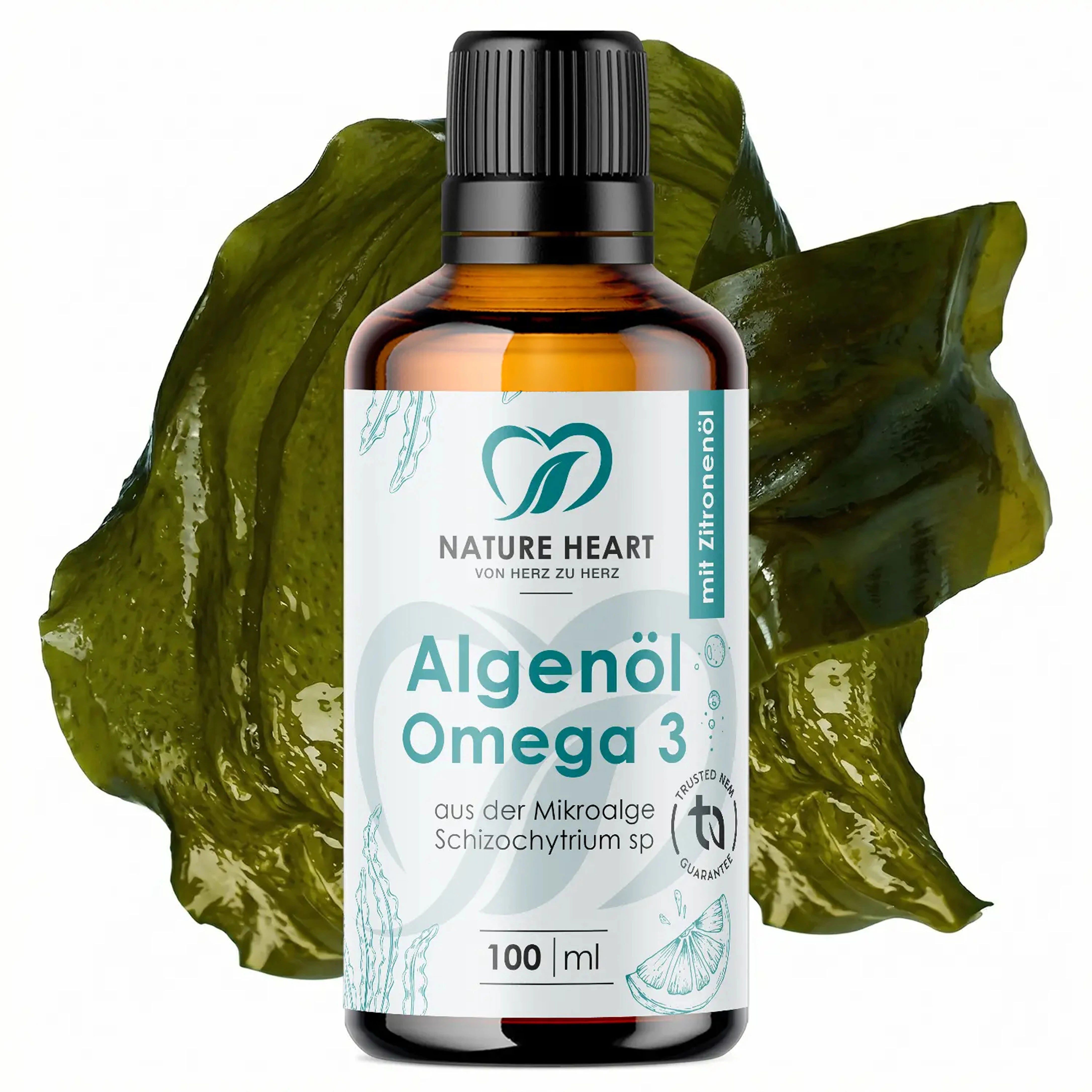 Braune Glasflasche mit Algenöl Omega 3, 100 ml. Mit Zitronenöl. Aus Mikroalge Schizochytrium sp.