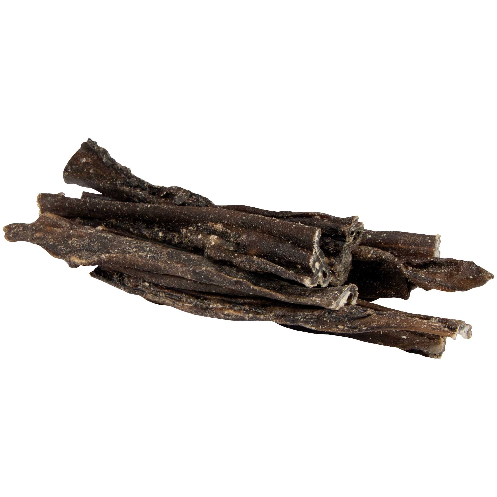 Hirsch Hautstreifen. Dunkelbraune, getrocknete Streifen. Verschiedene Formen und Größen, leicht unregelmäßig. Auf weißem Hintergrund.