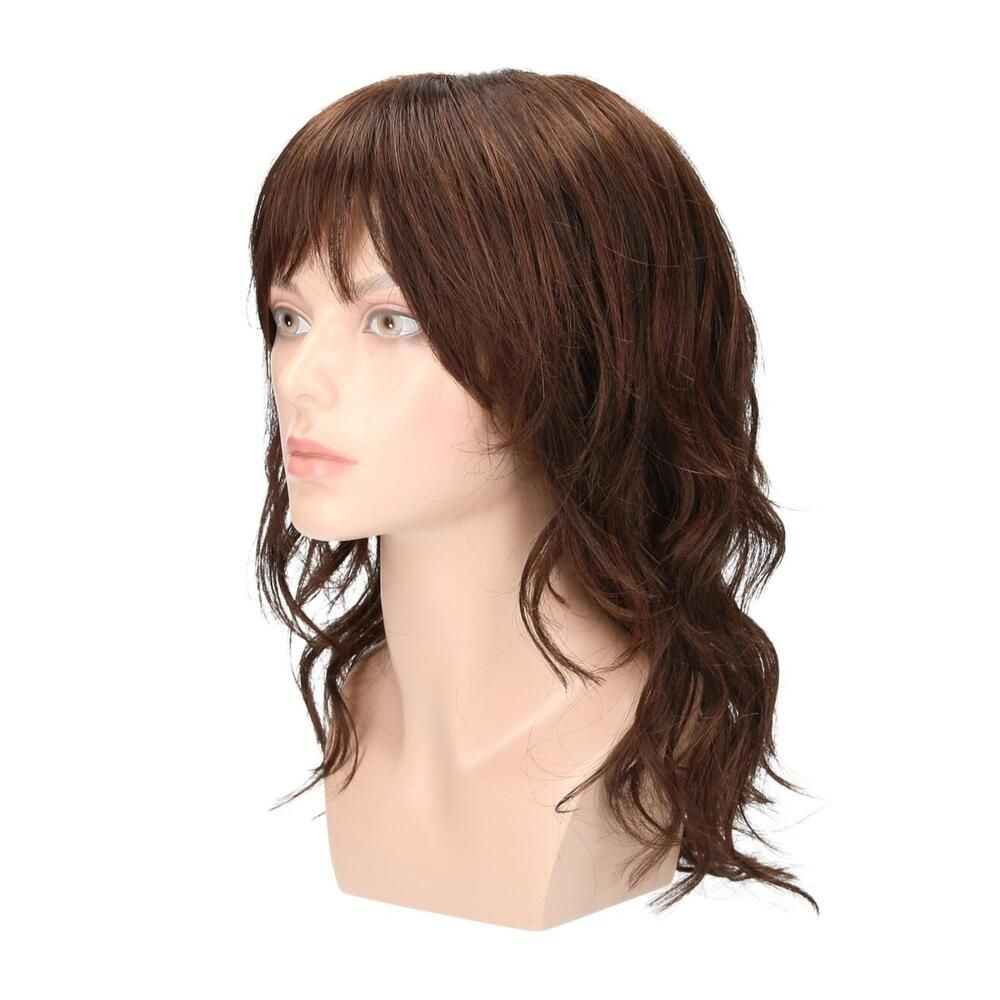 Perücke Estelle von trendhair, braun, mit Pony, auf einem Schaufensterkopf. Seitenansicht.