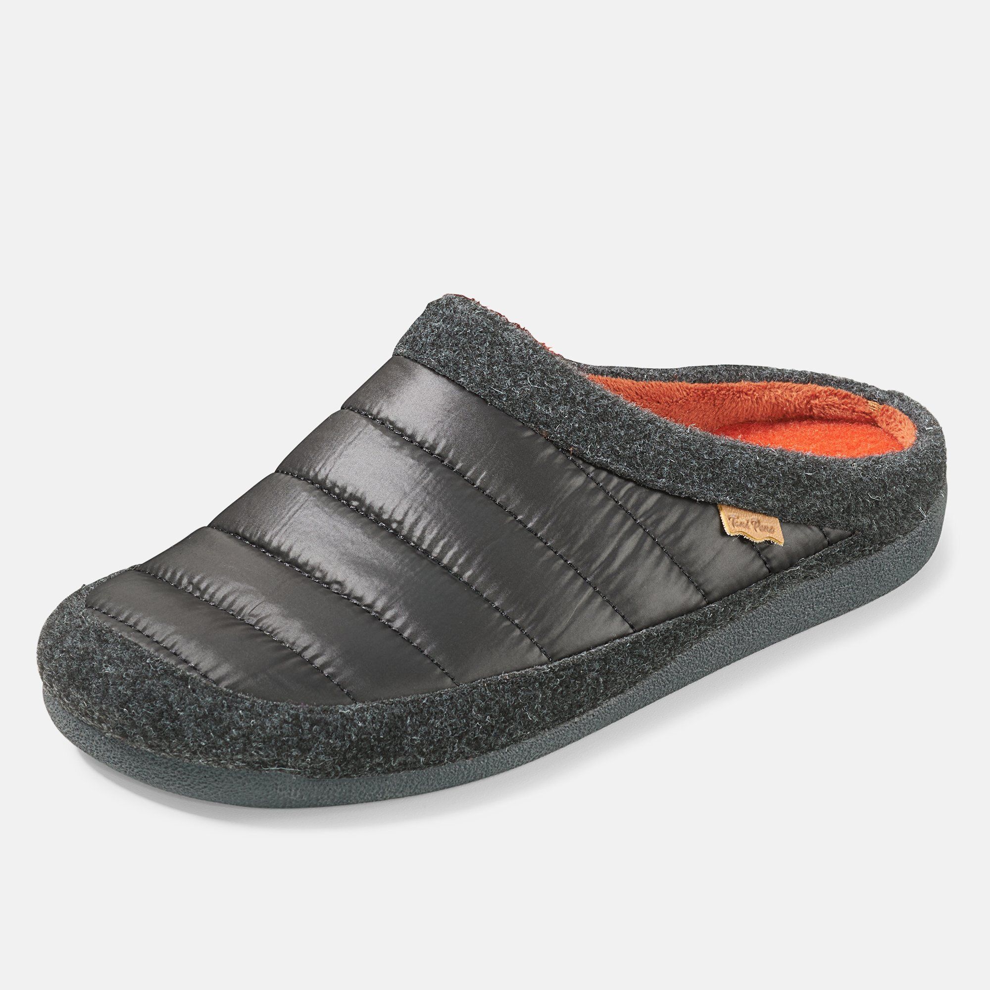 Graue Pantolette mit gestepptem Obermaterial und orangefarbenem Innenfutter. Graue Sohle und Rand. Kleines Etikett.