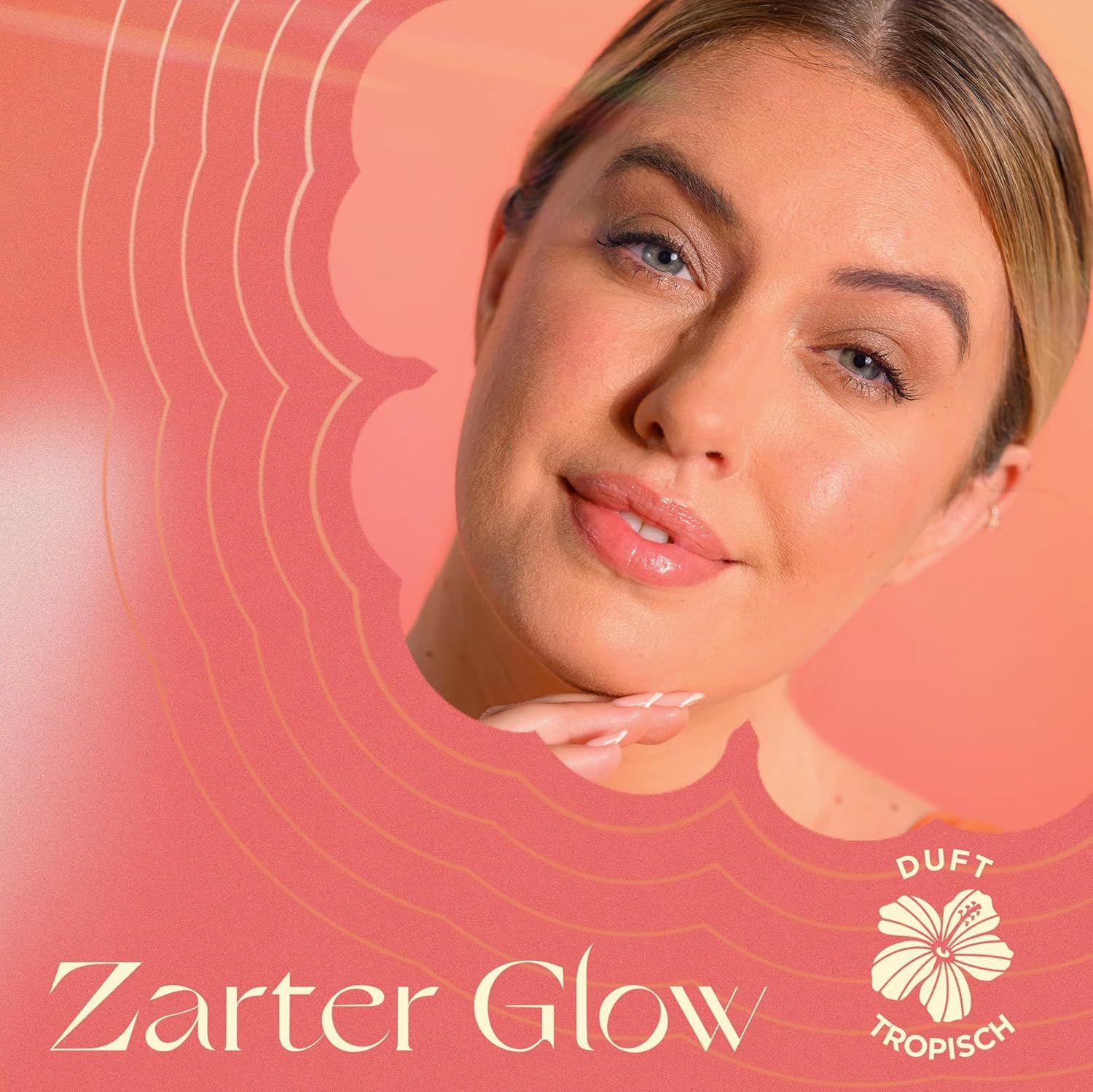Porträt einer Frau. Text: Zarter Glow. Aufschrift: Duft, Tropisch.