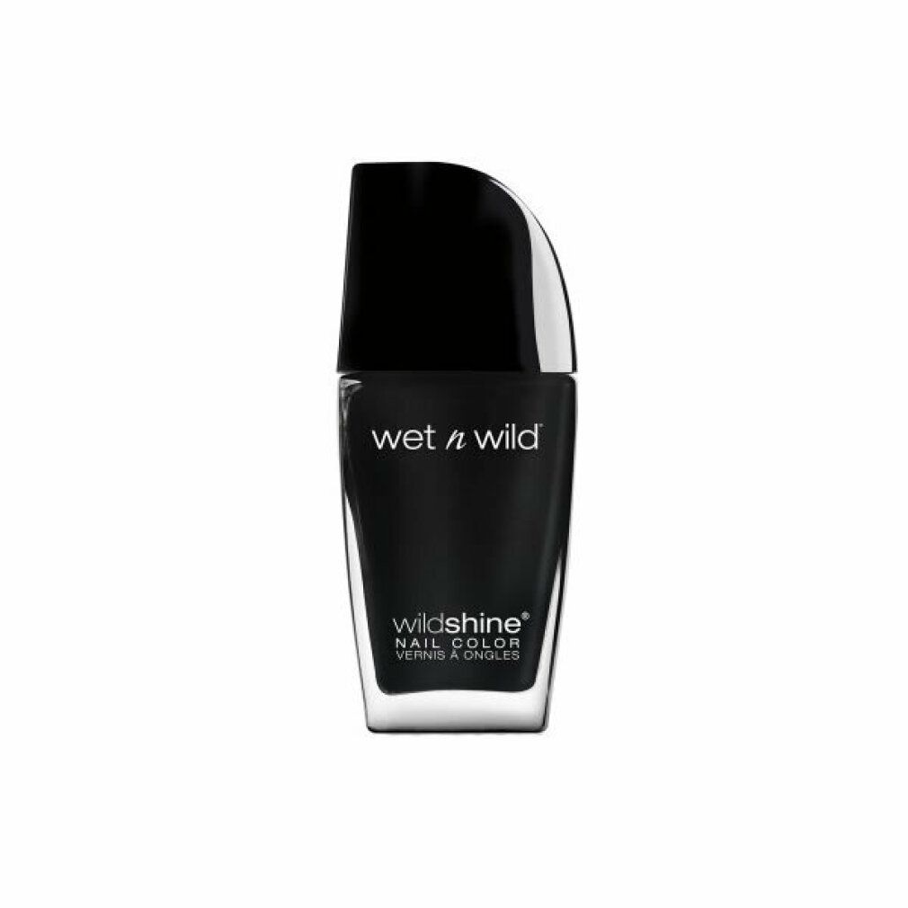 Schwarzer Nagellackflakon. Marke: Wet n Wild. Aufschrift: Wild Shine Nail Color. Schwarze Kappe.