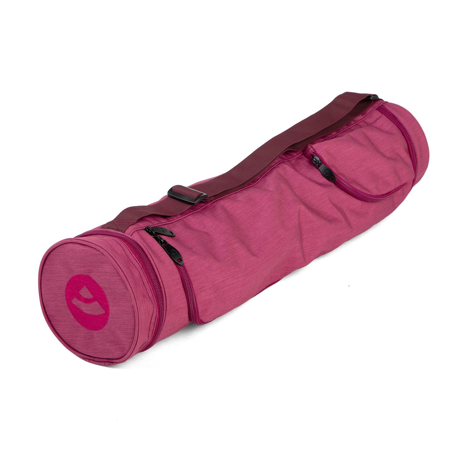 Auberginefarbene Yogamatten Tasche, horizontal, mit Reißverschlüssen und Schultergurt. Aus Polyester.