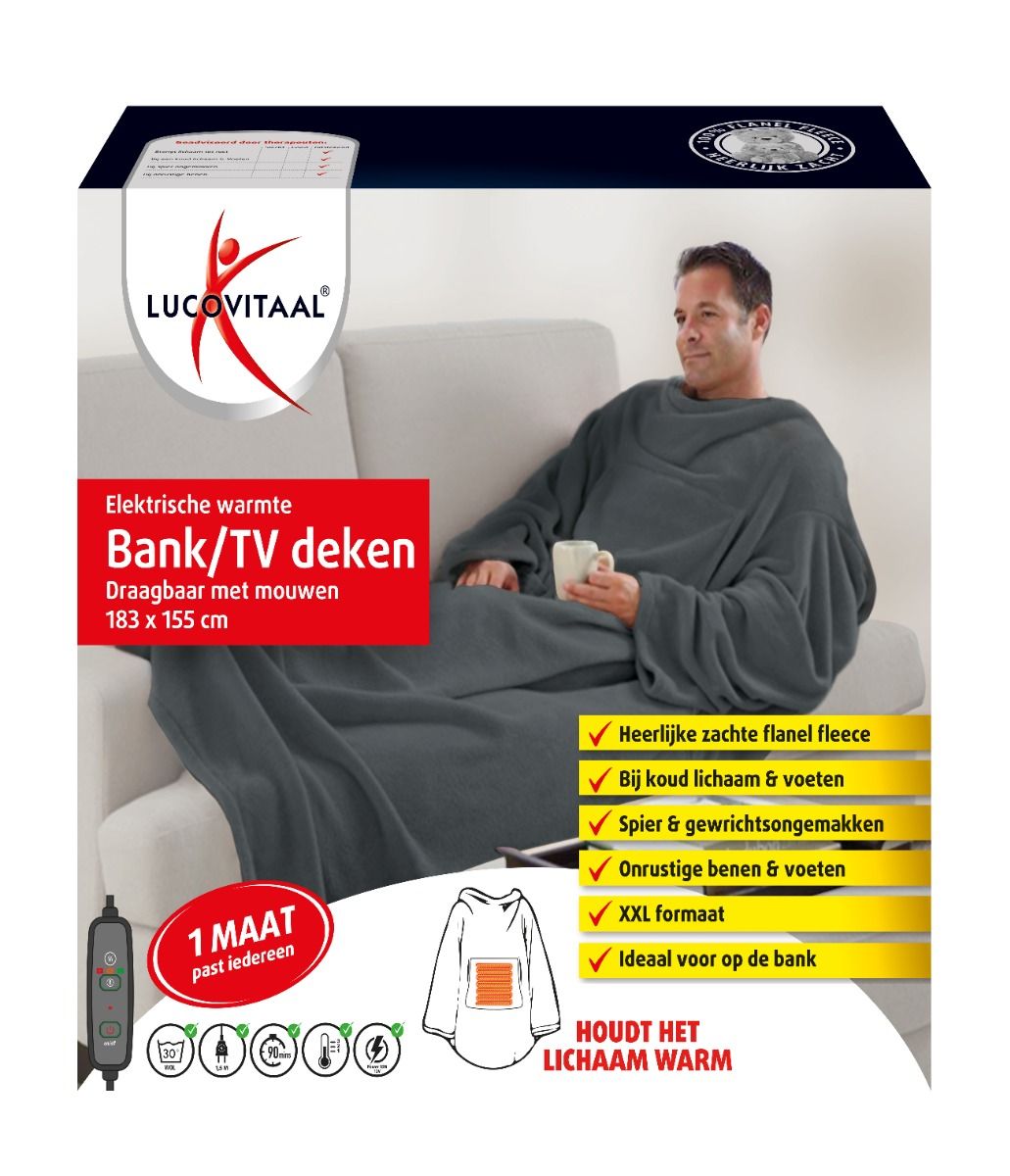 Elektrische warmte bank/TV deken met mouwen, grijs. Persoon op bank, deken bedekt lichaam. Merk Lucovitaal.