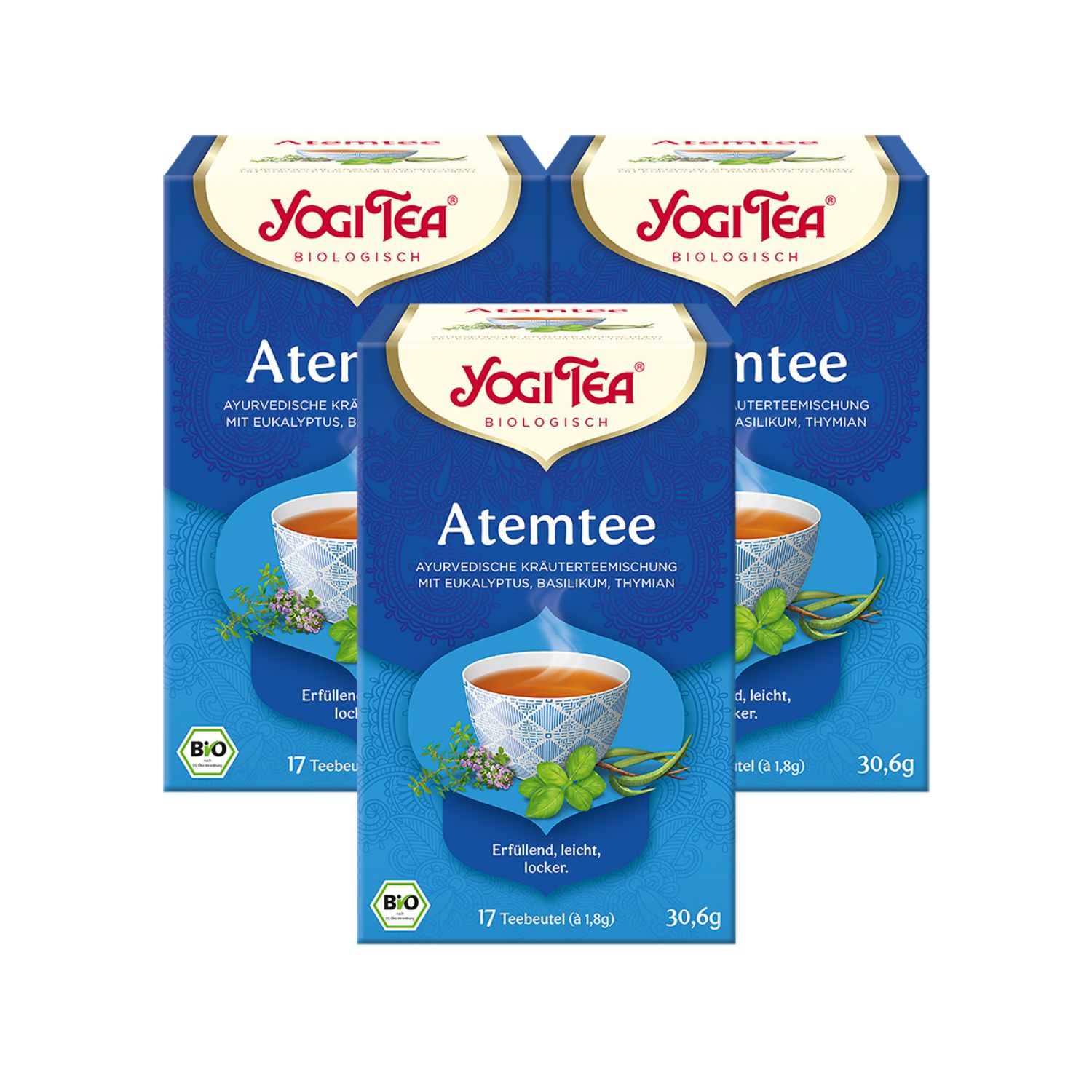 Drei blaue Teepackungen mit dem Logo Yogi Tea. Aufdruck: Atemtee, ayurvedische Kräutermischung mit Eukalyptus, Basilikum, Thymian.